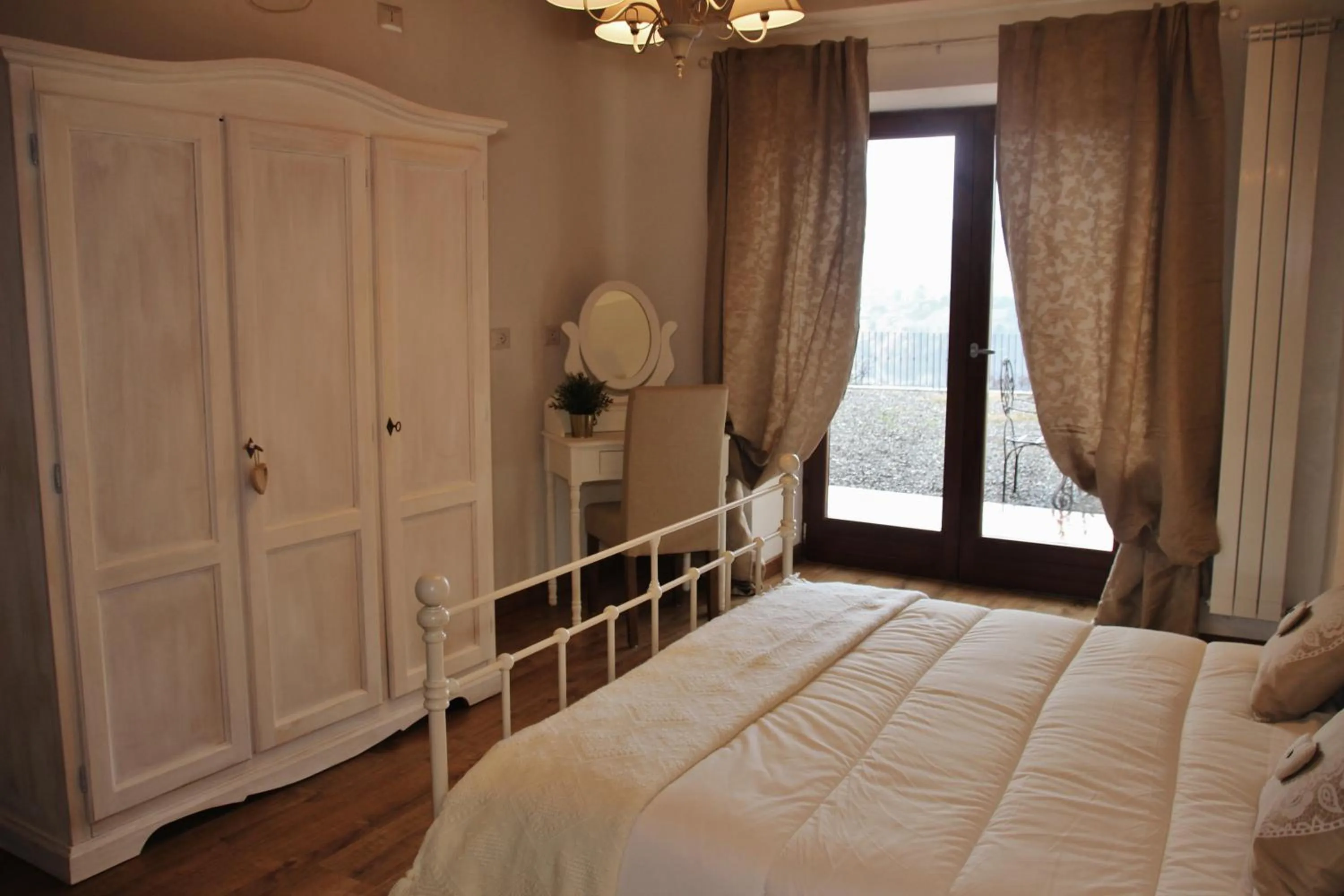 Photo of the whole room in Maison del Borgo