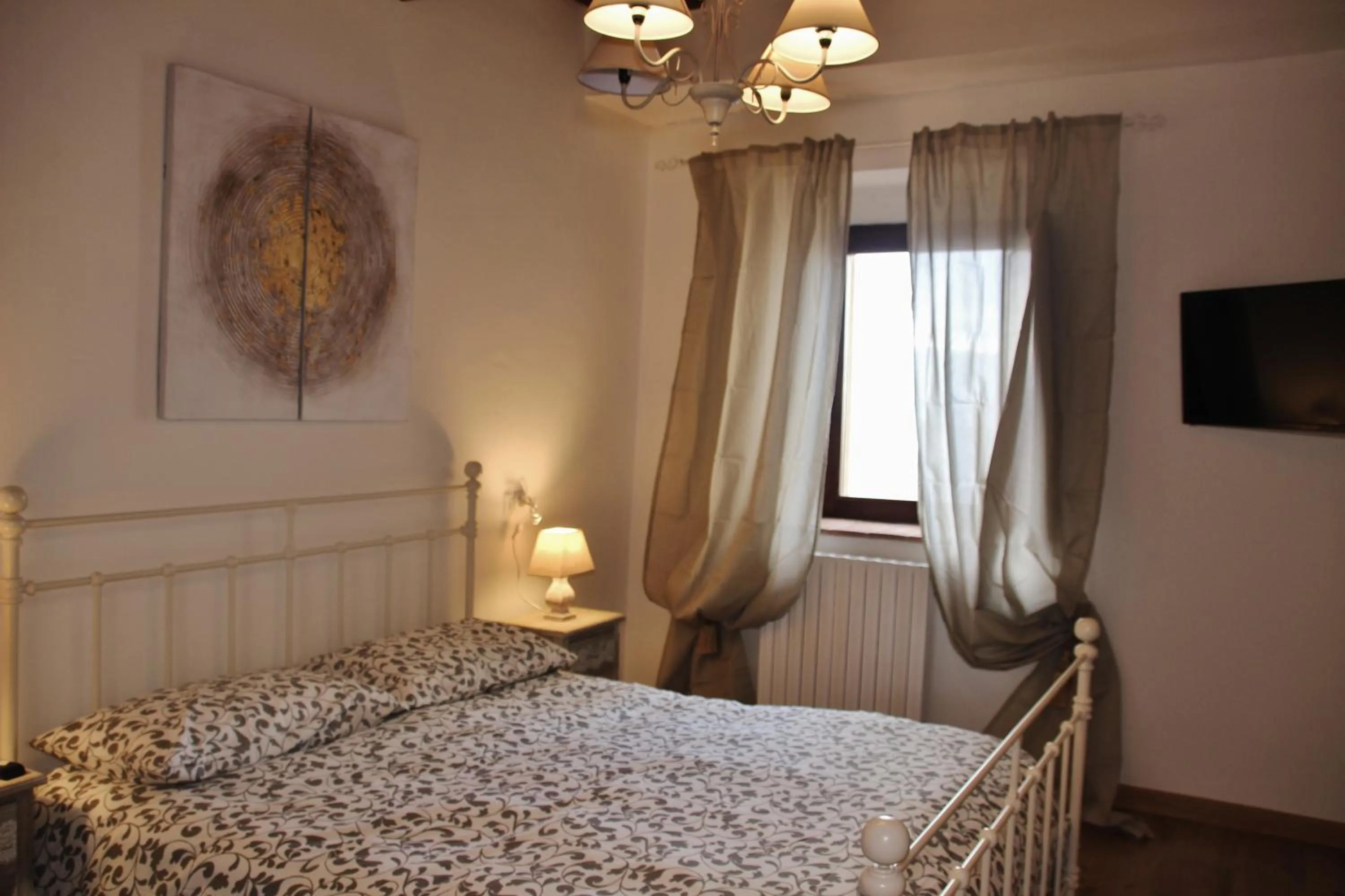 Photo of the whole room in Maison del Borgo