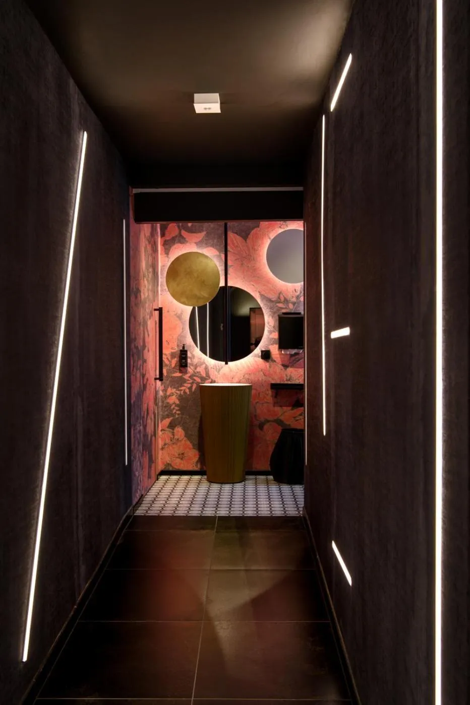 Bathroom in Demo Hotel Design Emotion