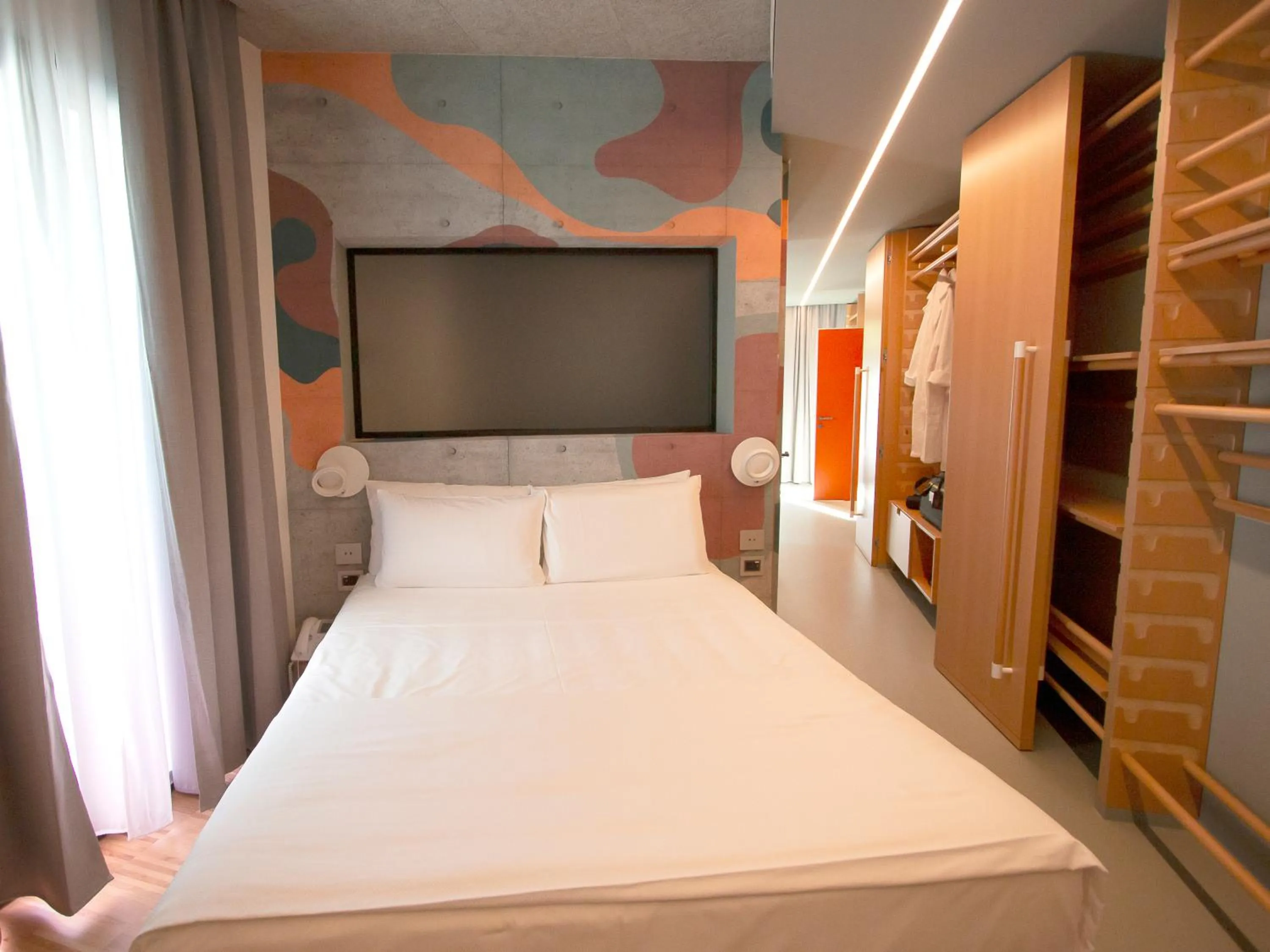 Bedroom, Bed in Demo Hotel Design Emotion