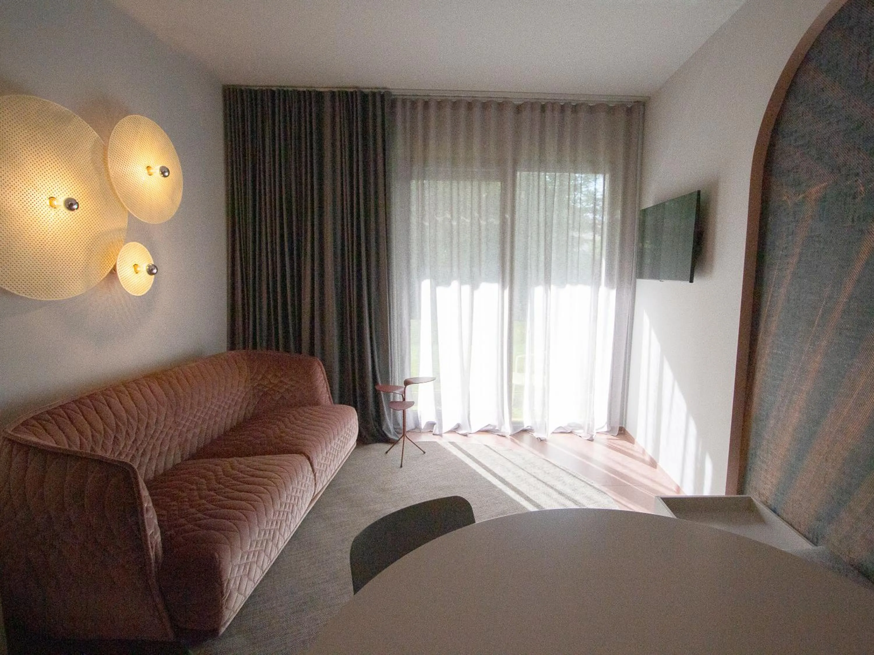 Living room, Bed in Demo Hotel Design Emotion