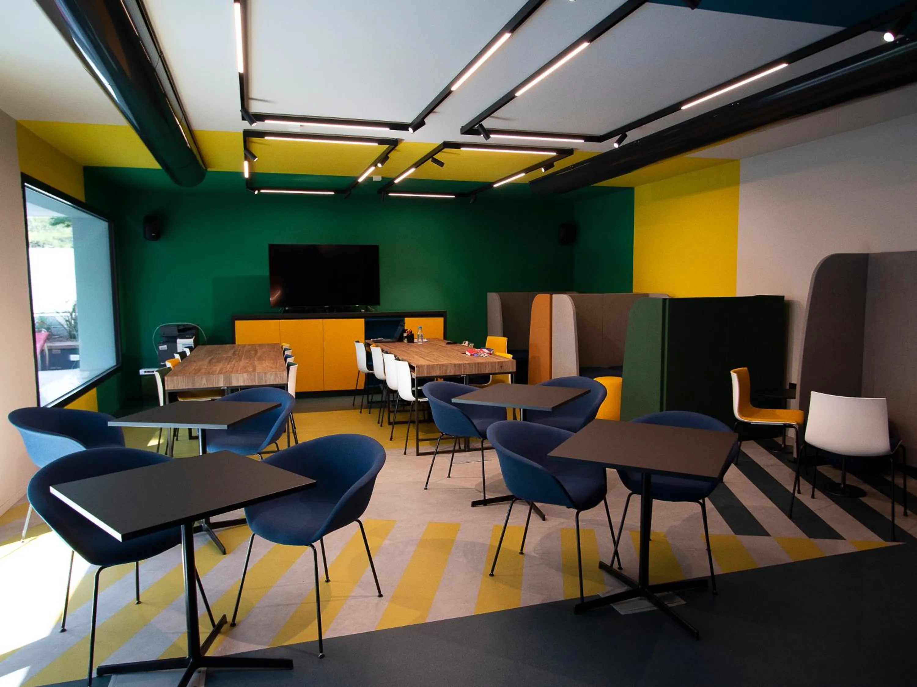 Communal lounge/ TV room in Demo Hotel Design Emotion