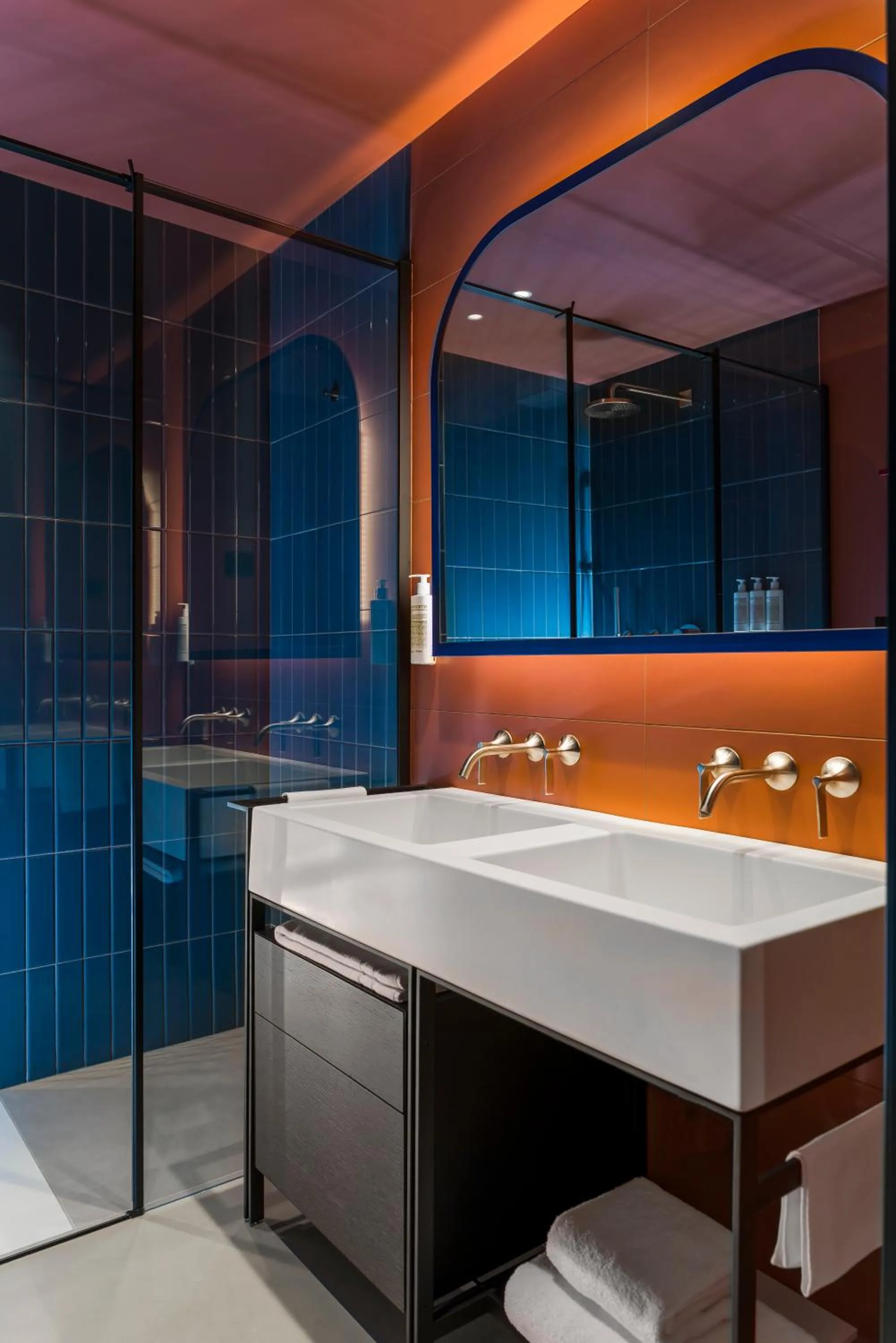 Shower in Demo Hotel Design Emotion