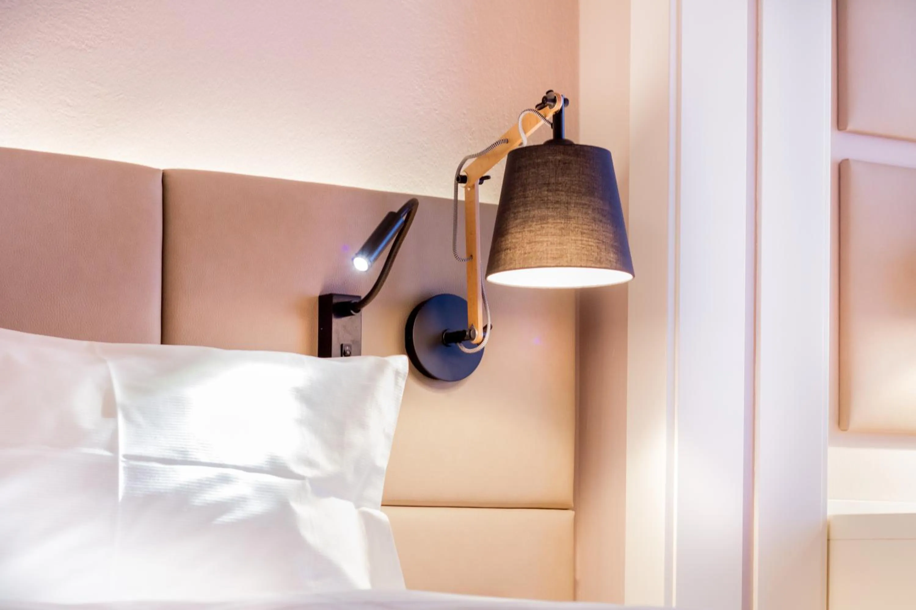 Decorative detail, Bed in Simon - das Vitalhotel