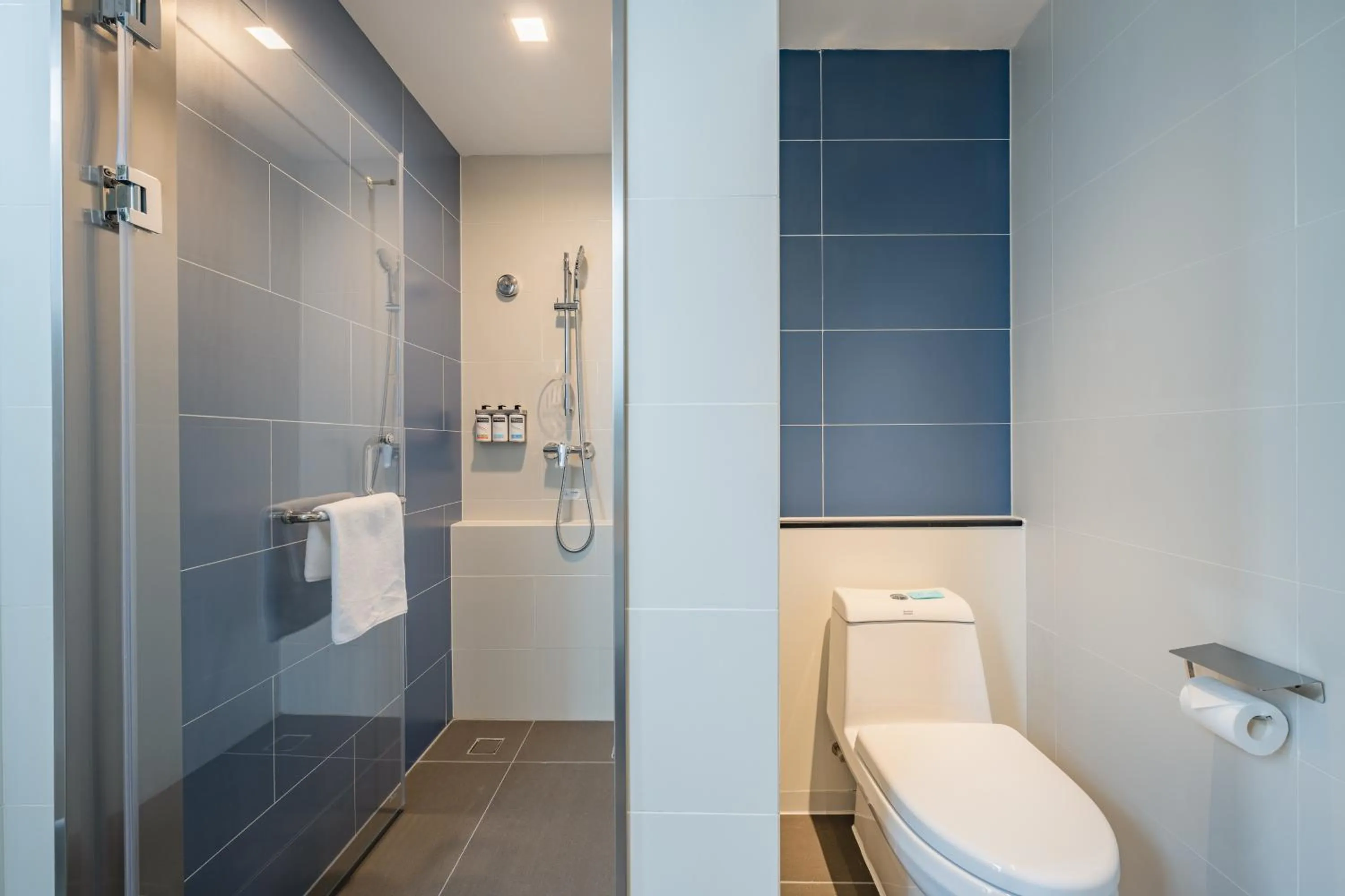 Bathroom in Holiday Inn Express Nanning Jiangnan by IHG
