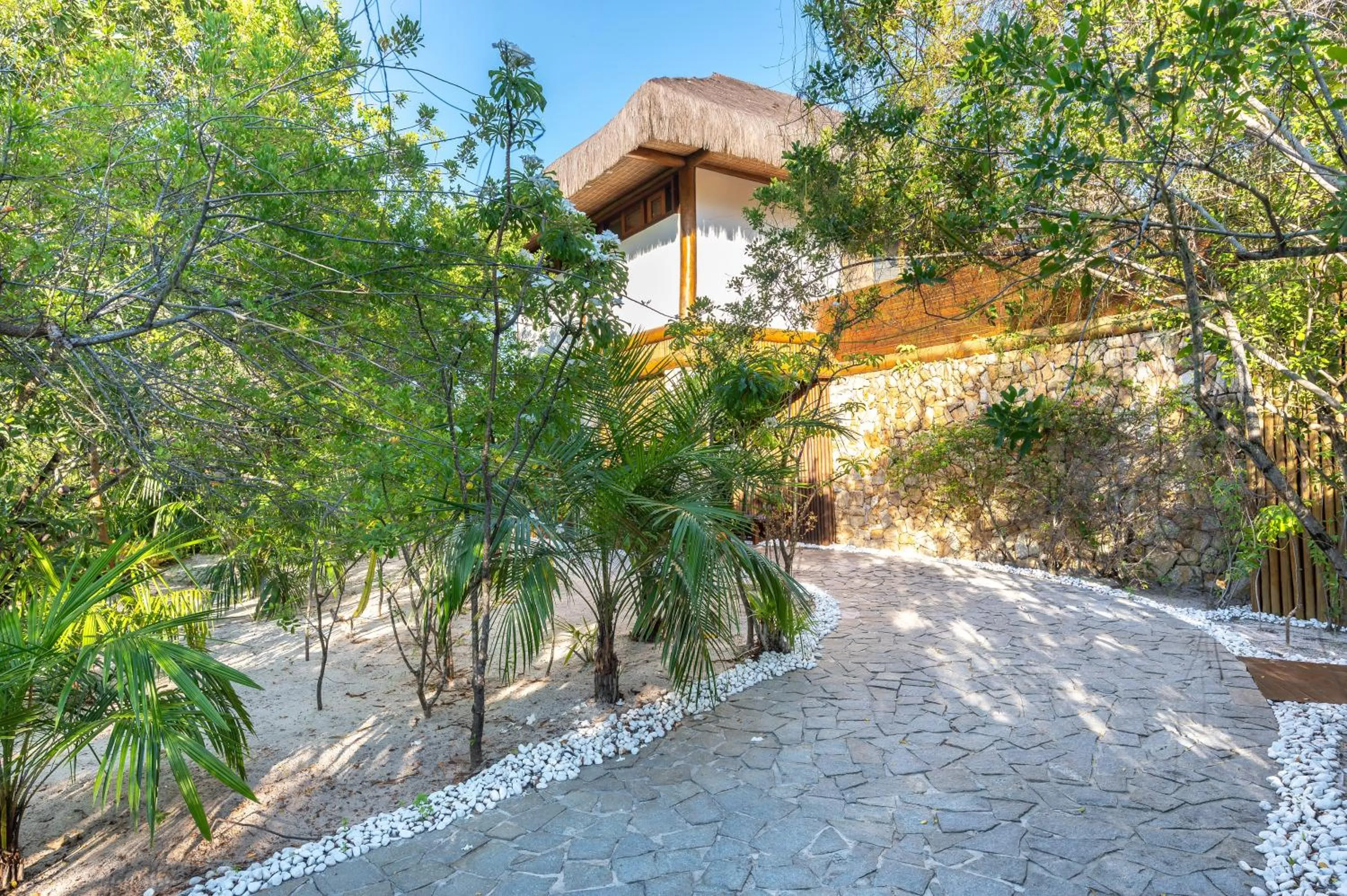 Facade/entrance in Casa 3A Tivoli Ecoresidences
