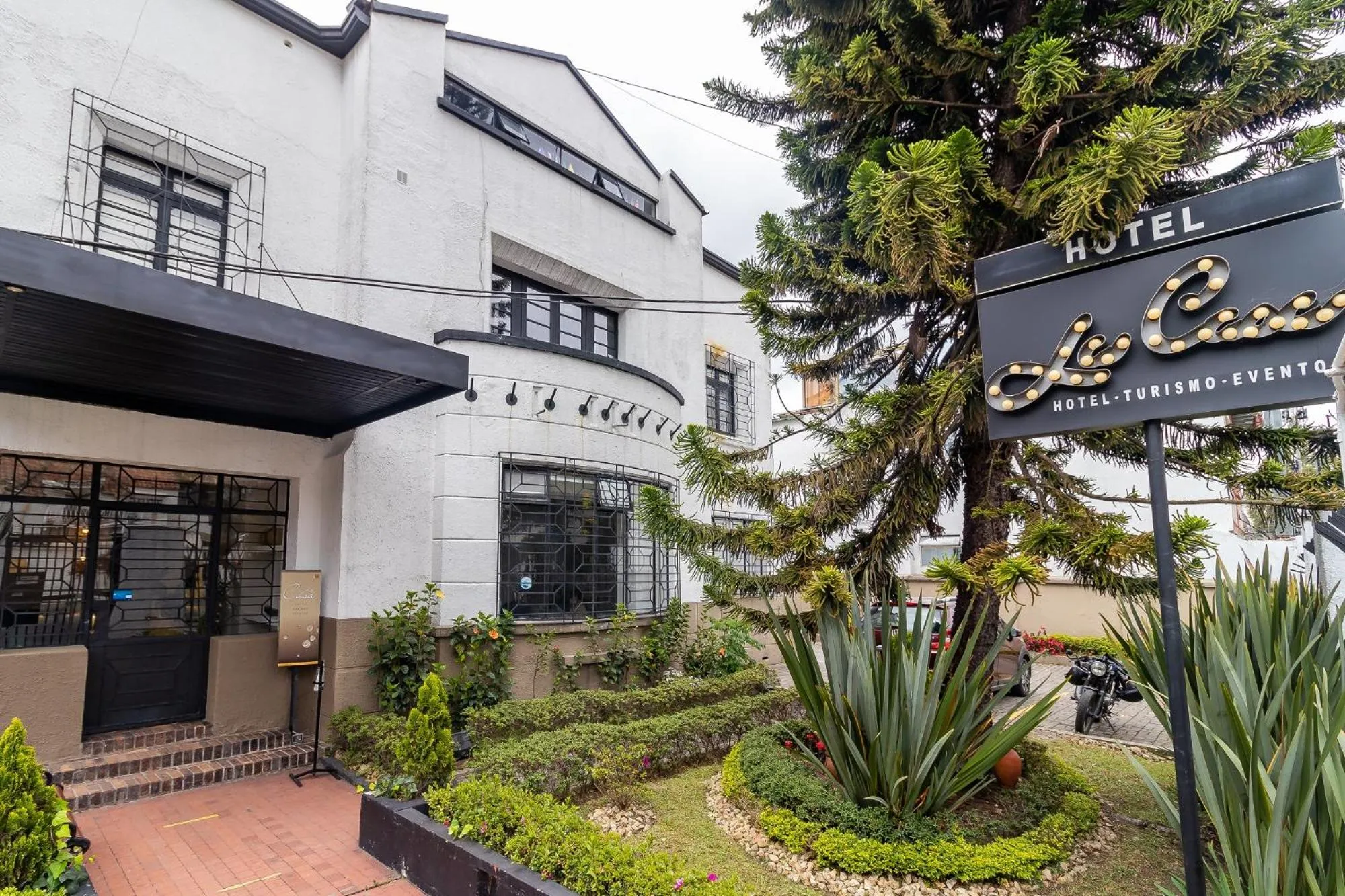 Facade/entrance in Hotel Casa Kolping