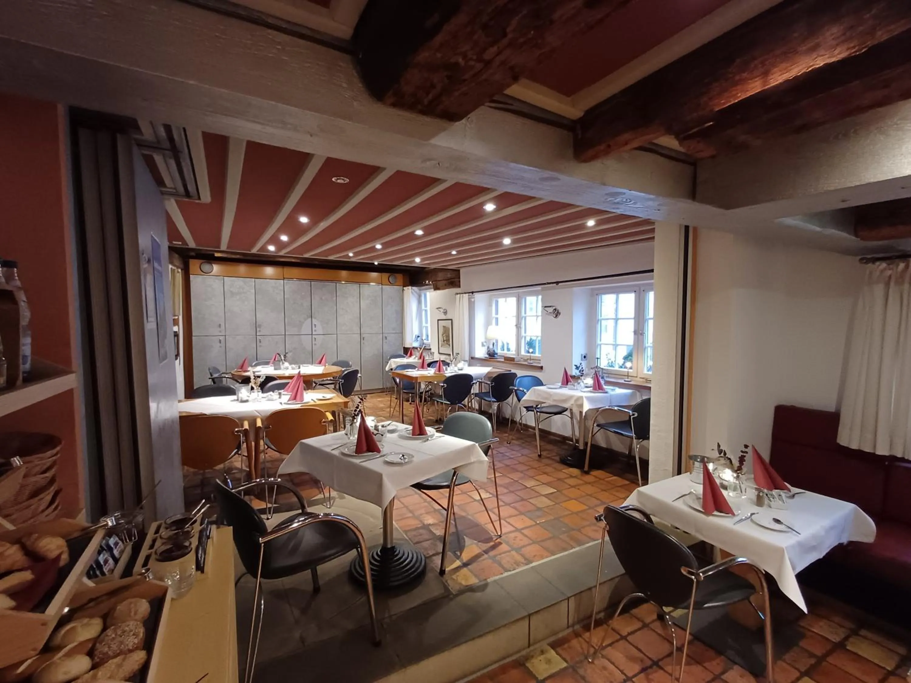 Breakfast in Schiefes Haus