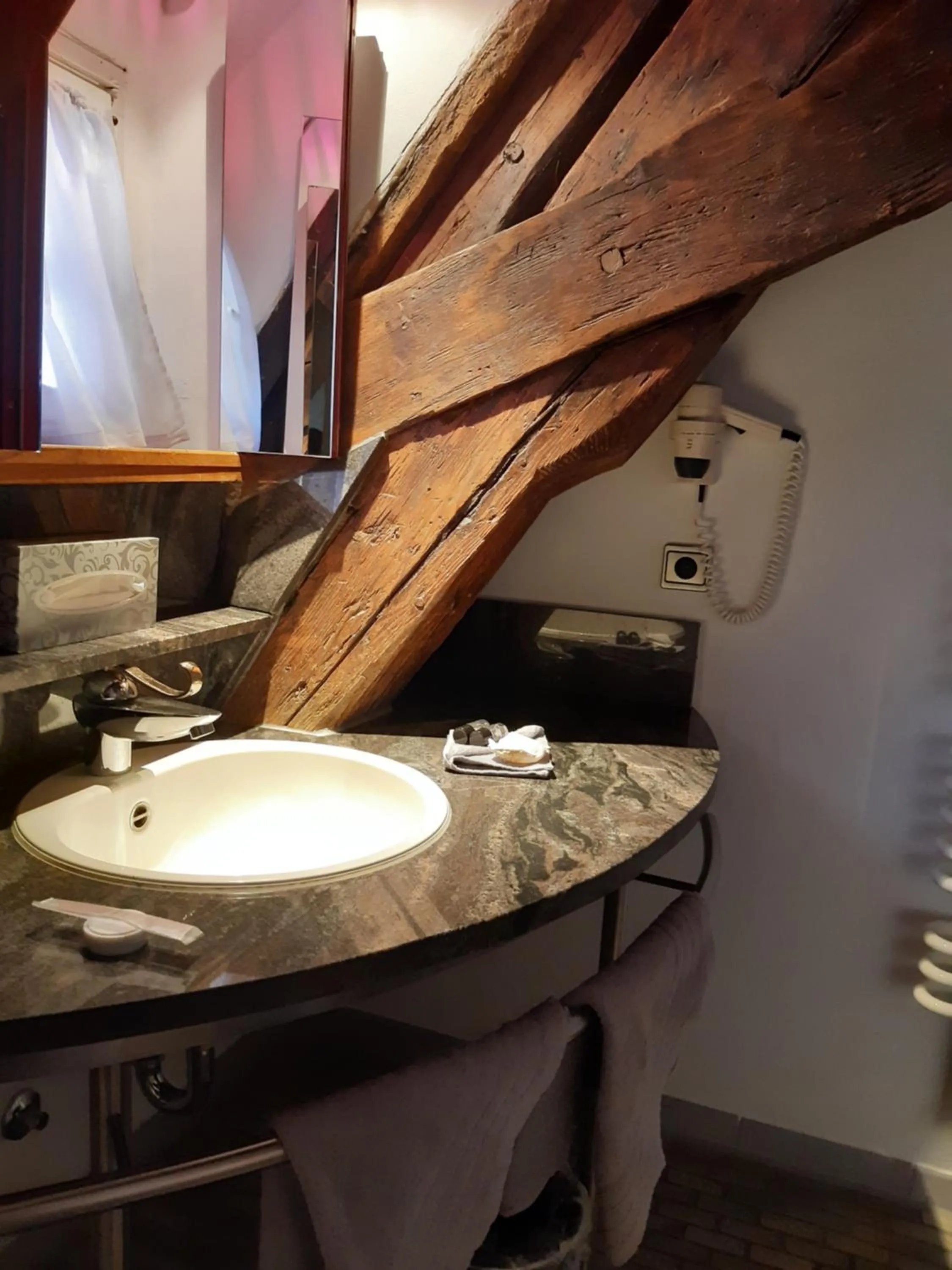 Bathroom in Schiefes Haus