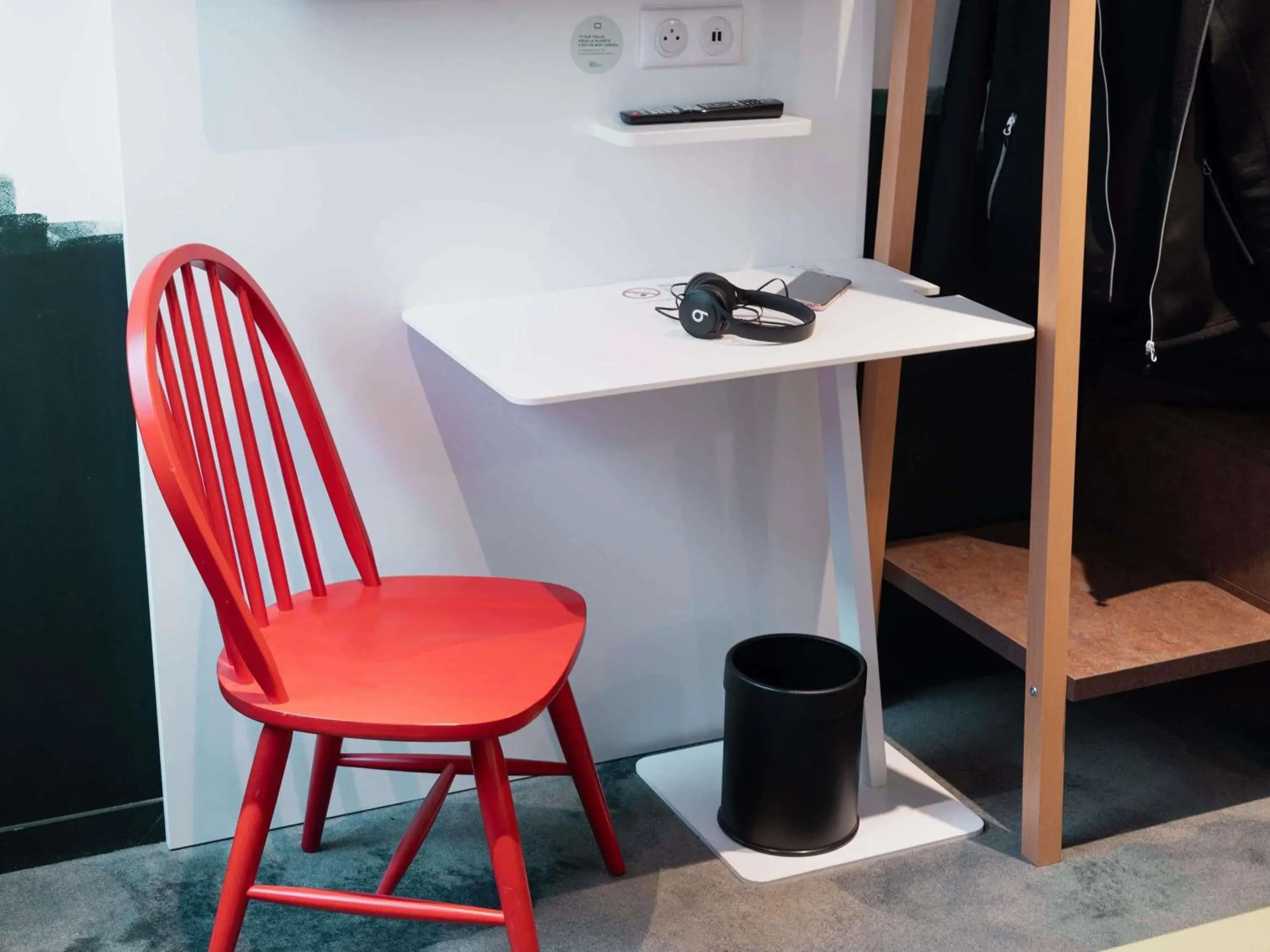 Bedroom in ibis Styles Thonon-les-Bains Bedroom in ibis Styles Thonon-les-Bains