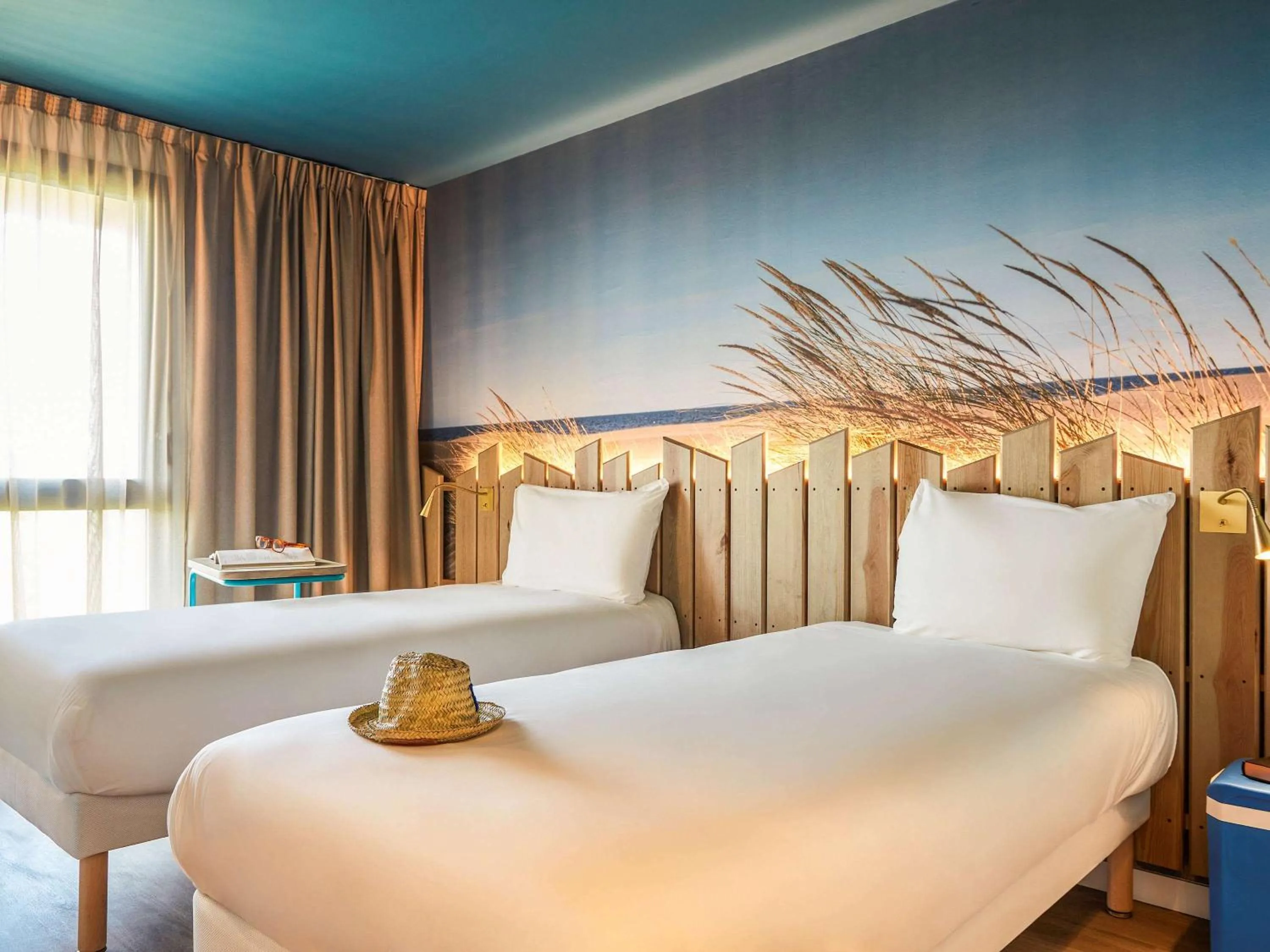 Photo of the whole room, Bed in Ibis Styles Montpellier Aéroport Parc Des Expos