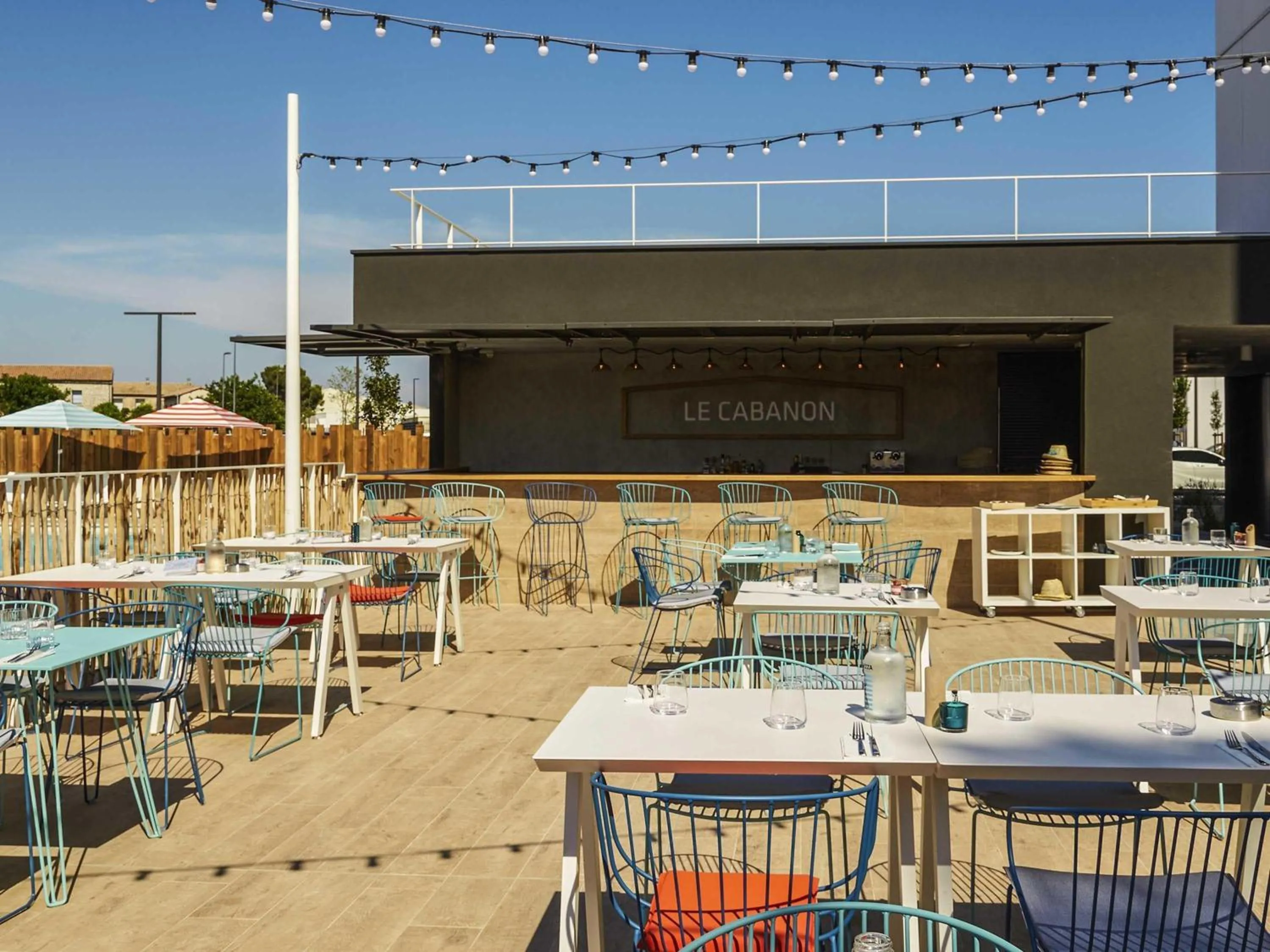 Lounge or bar in Ibis Styles Montpellier Aéroport Parc Des Expos