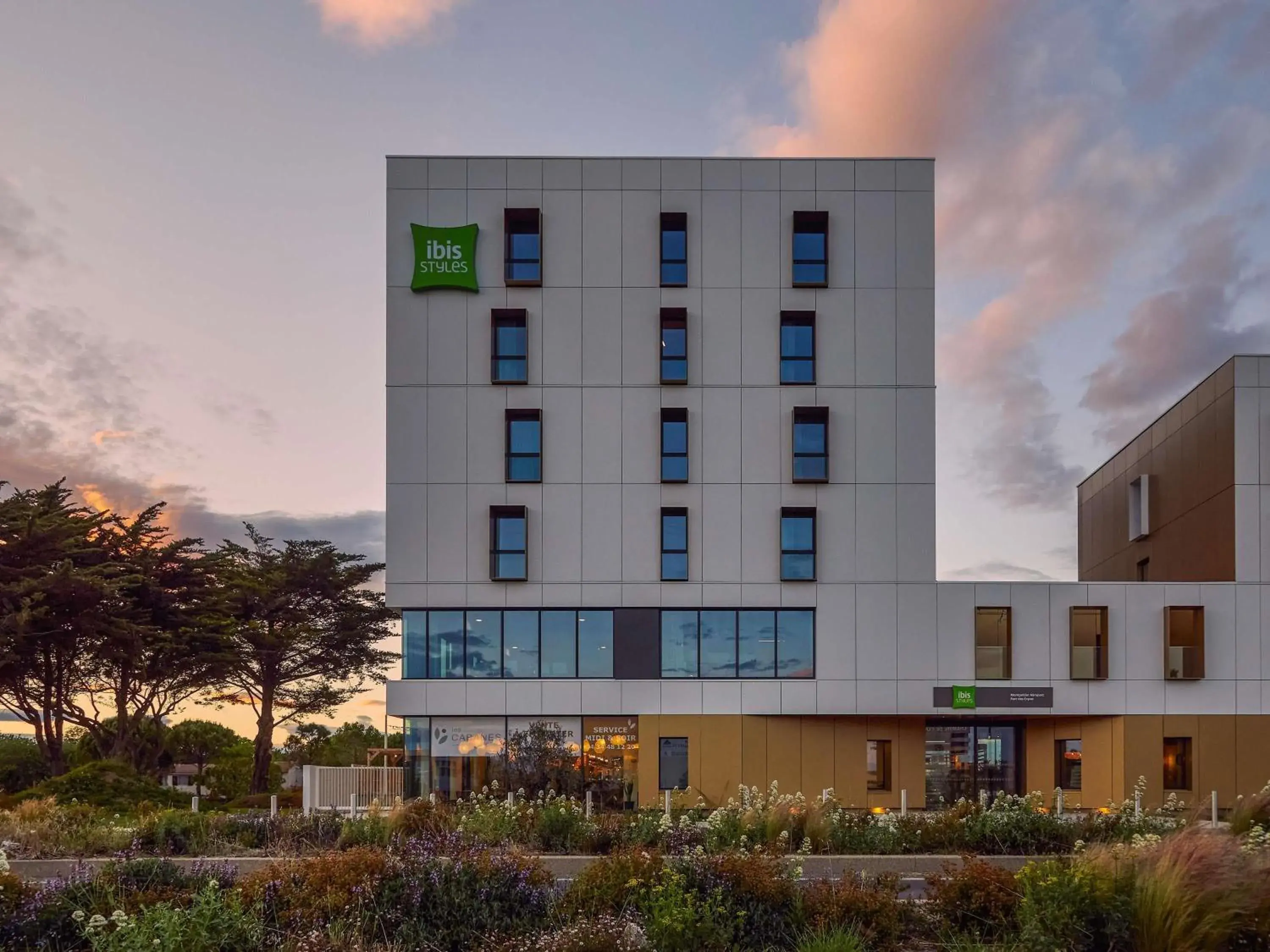 Property building in Ibis Styles Montpellier Aéroport Parc Des Expos Property building in Ibis Styles Montpellier Aéroport Parc Des Expos