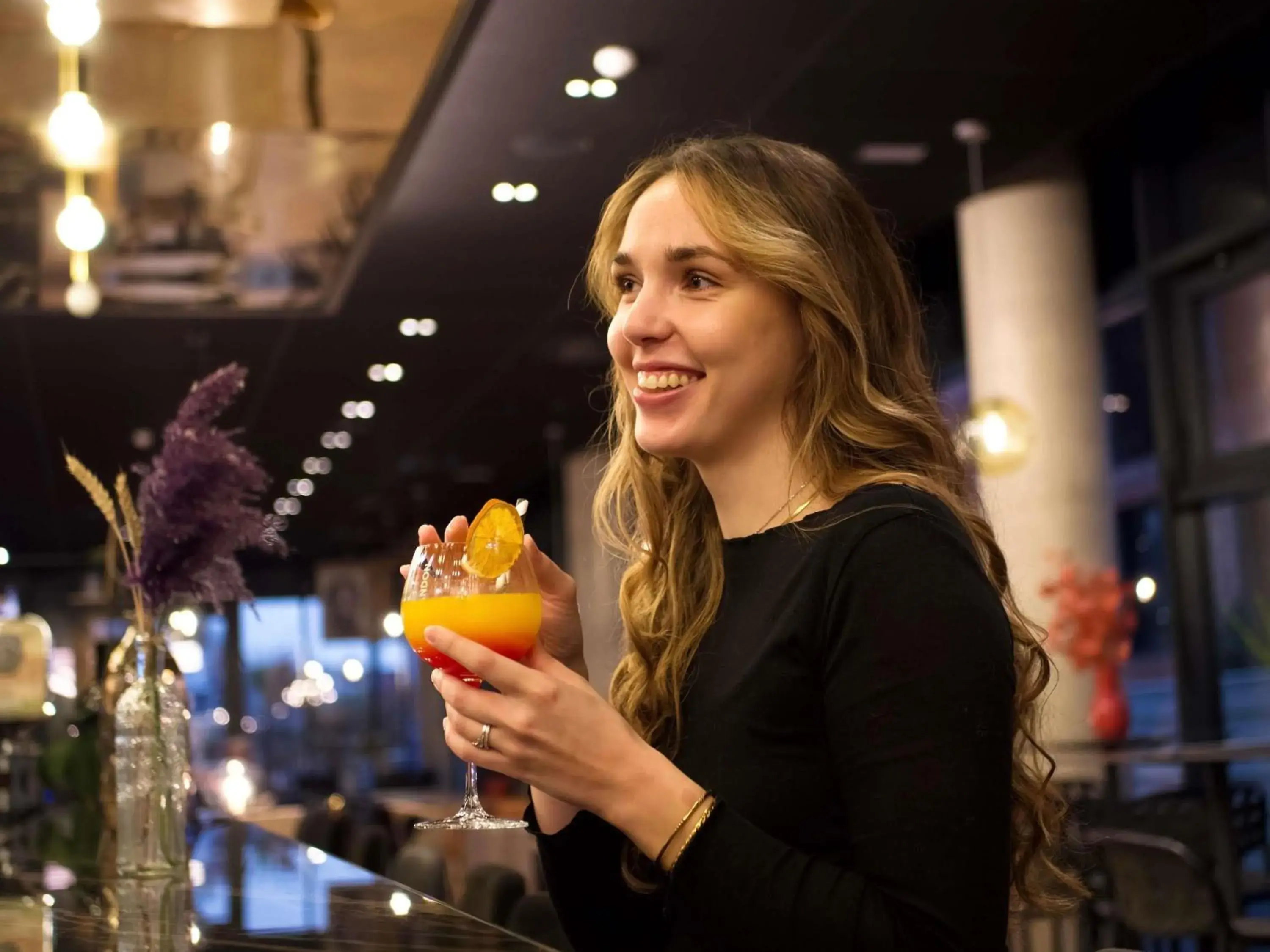 Lounge or bar in ibis Styles Arras Centre Lounge or bar in ibis Styles Arras Centre