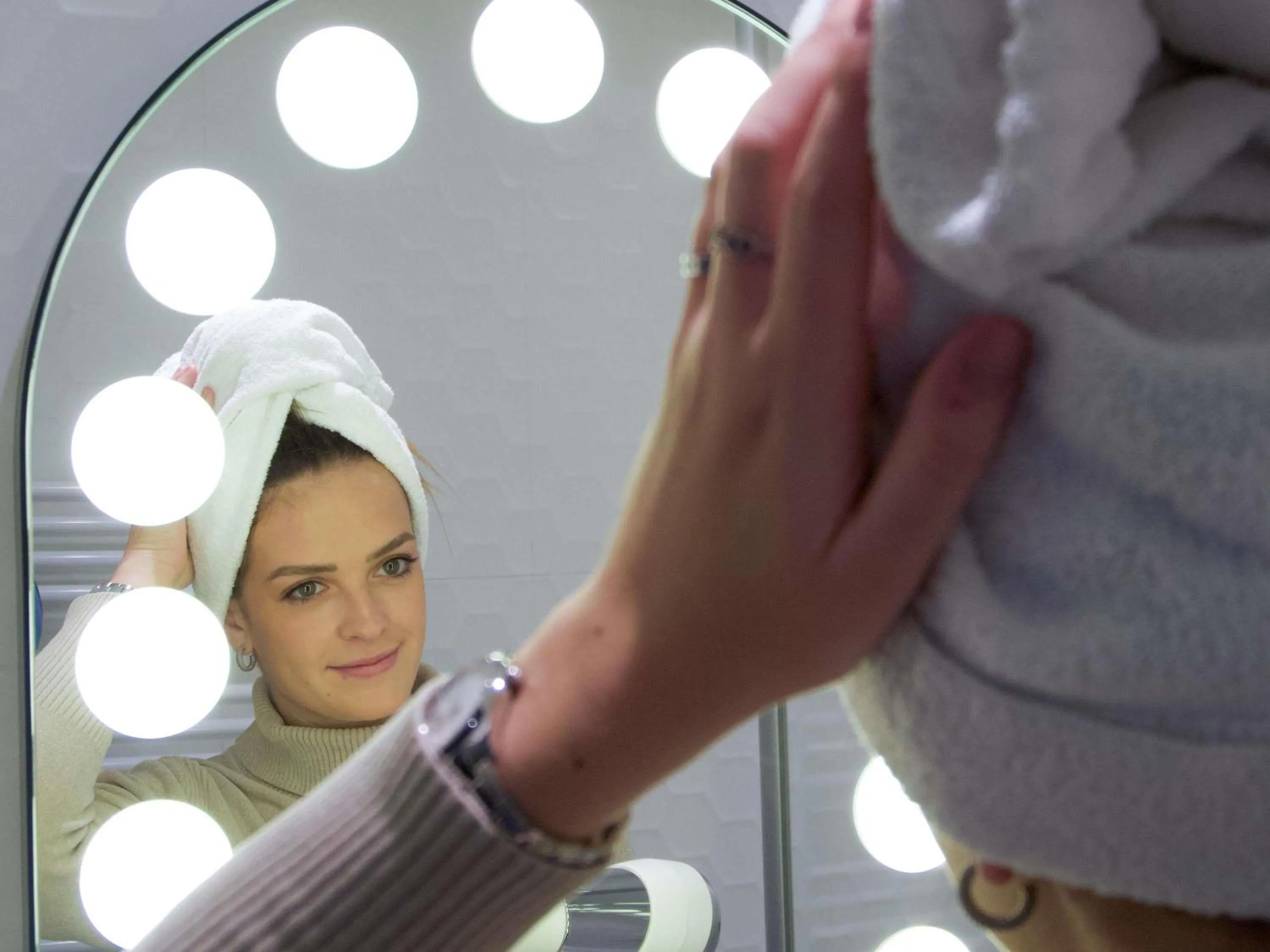 Bedroom in ibis Styles Arras Centre