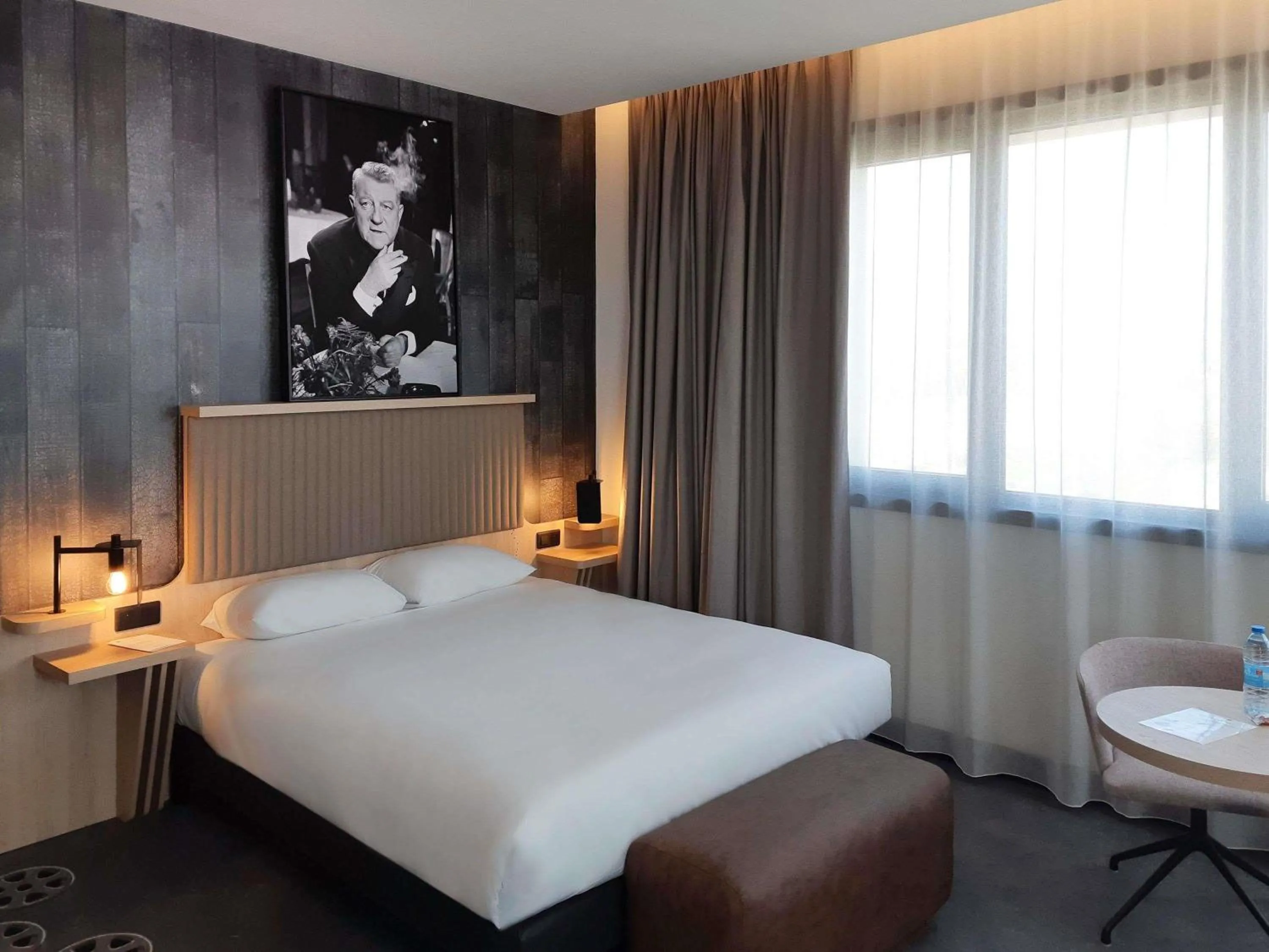 Property building, Bed in ibis Styles Arras Centre