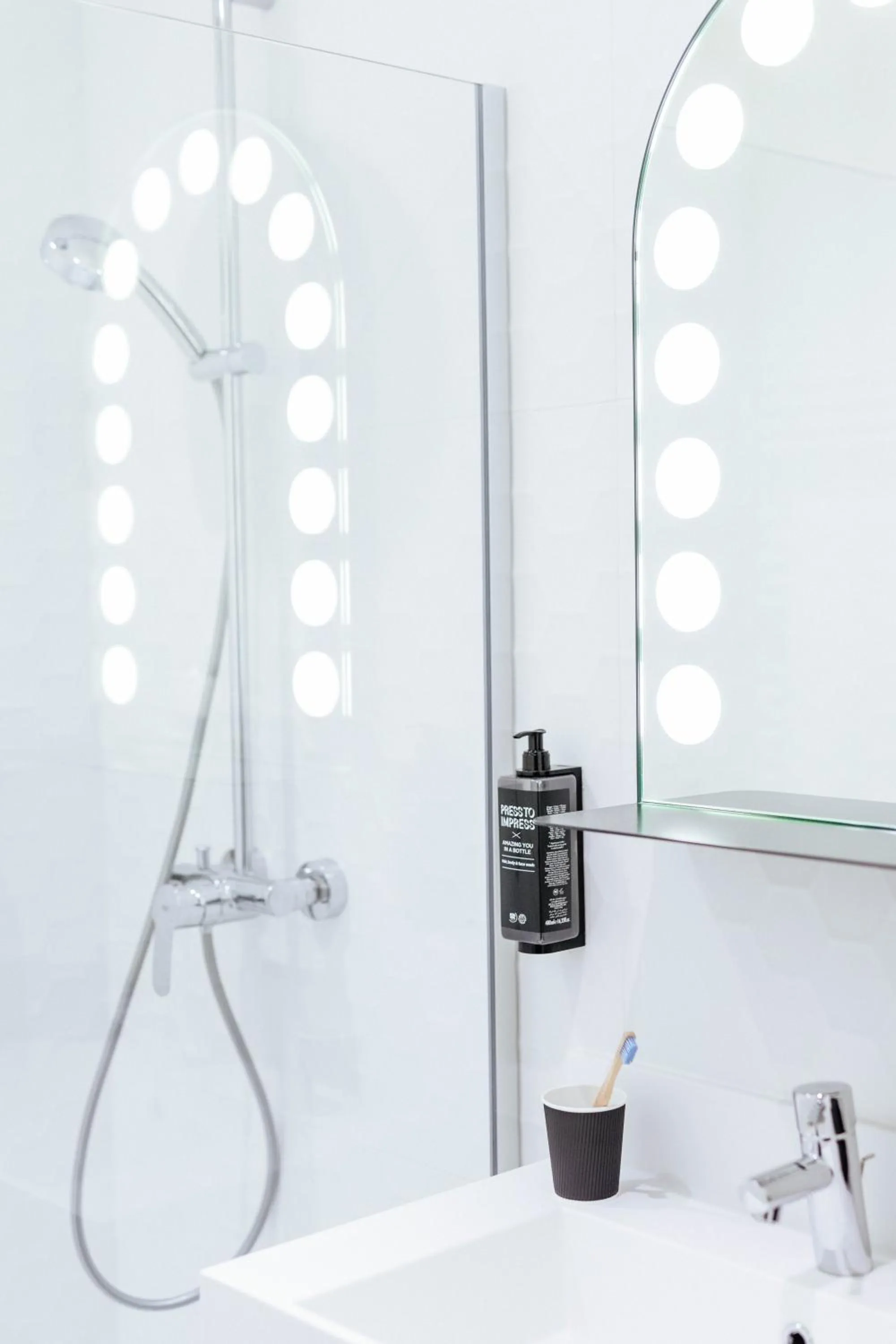 Bathroom in ibis Styles Arras Centre