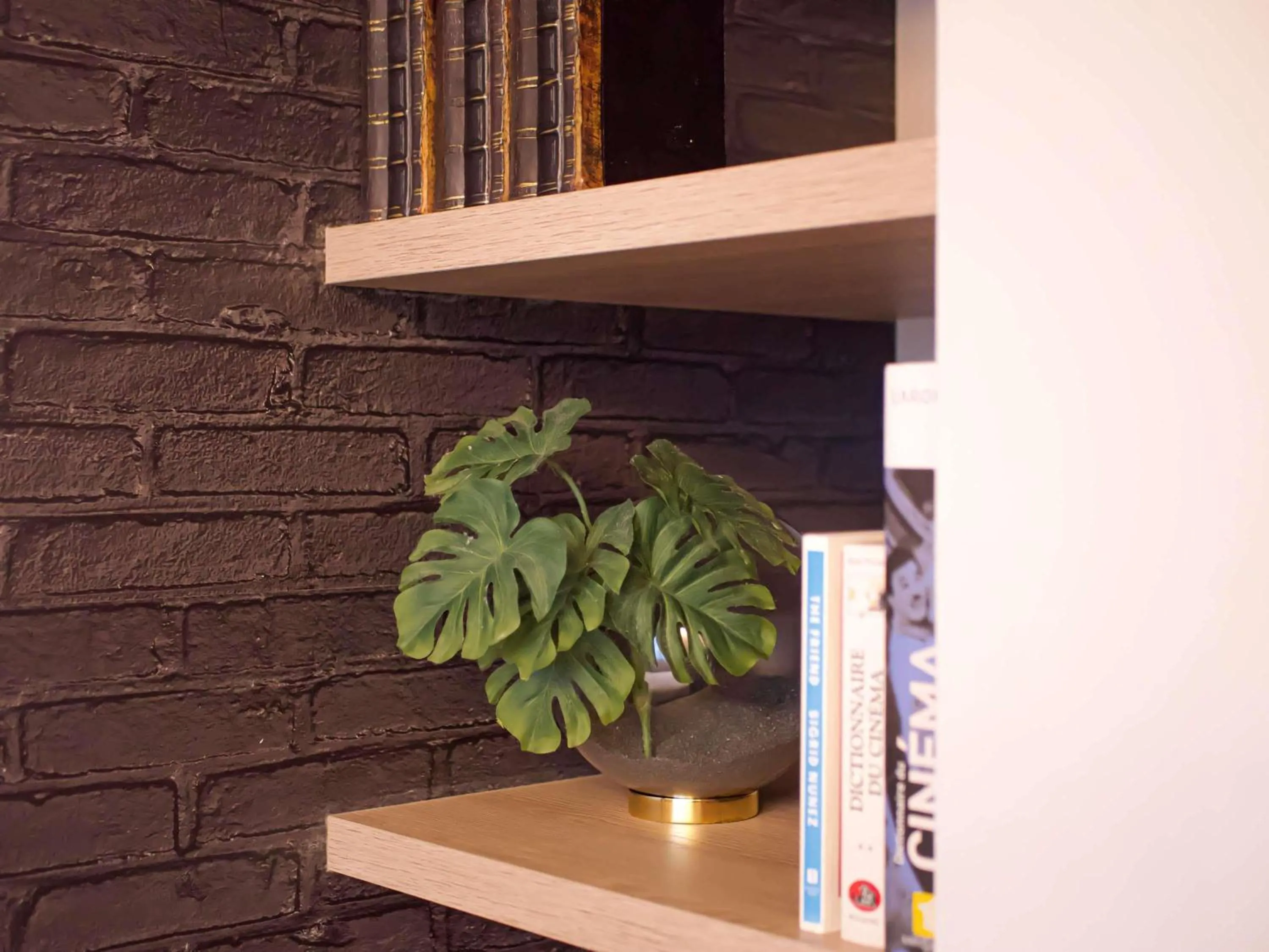 Bedroom in ibis Styles Arras Centre