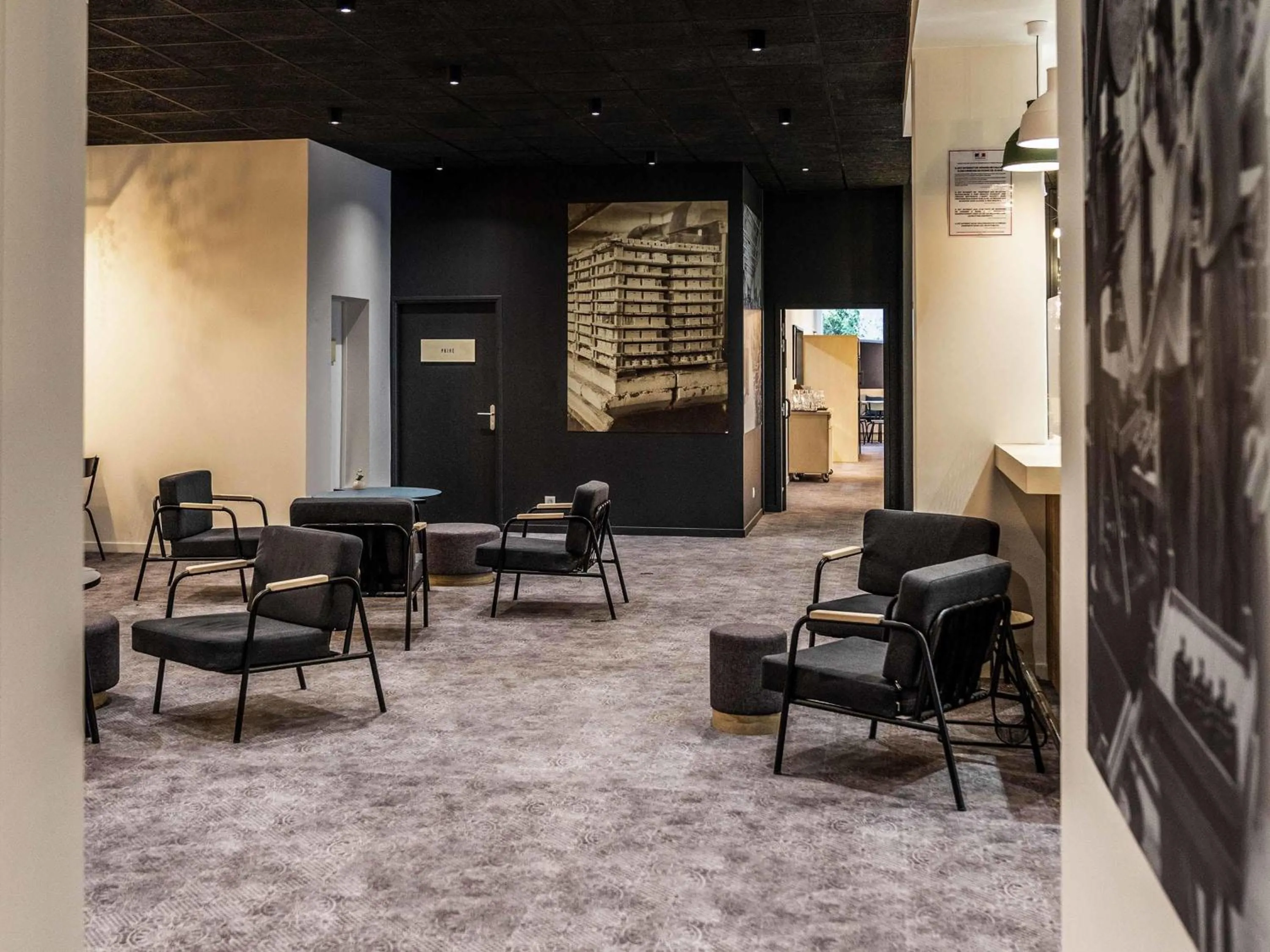 Lounge or bar in ibis Styles Limoges Centre