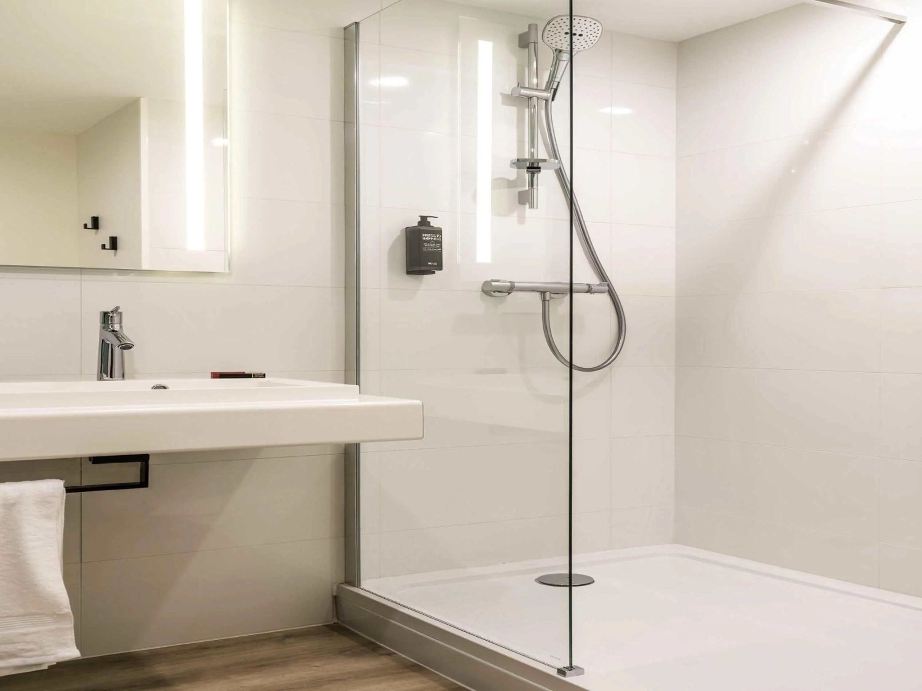 Bedroom in ibis Styles Limoges Centre