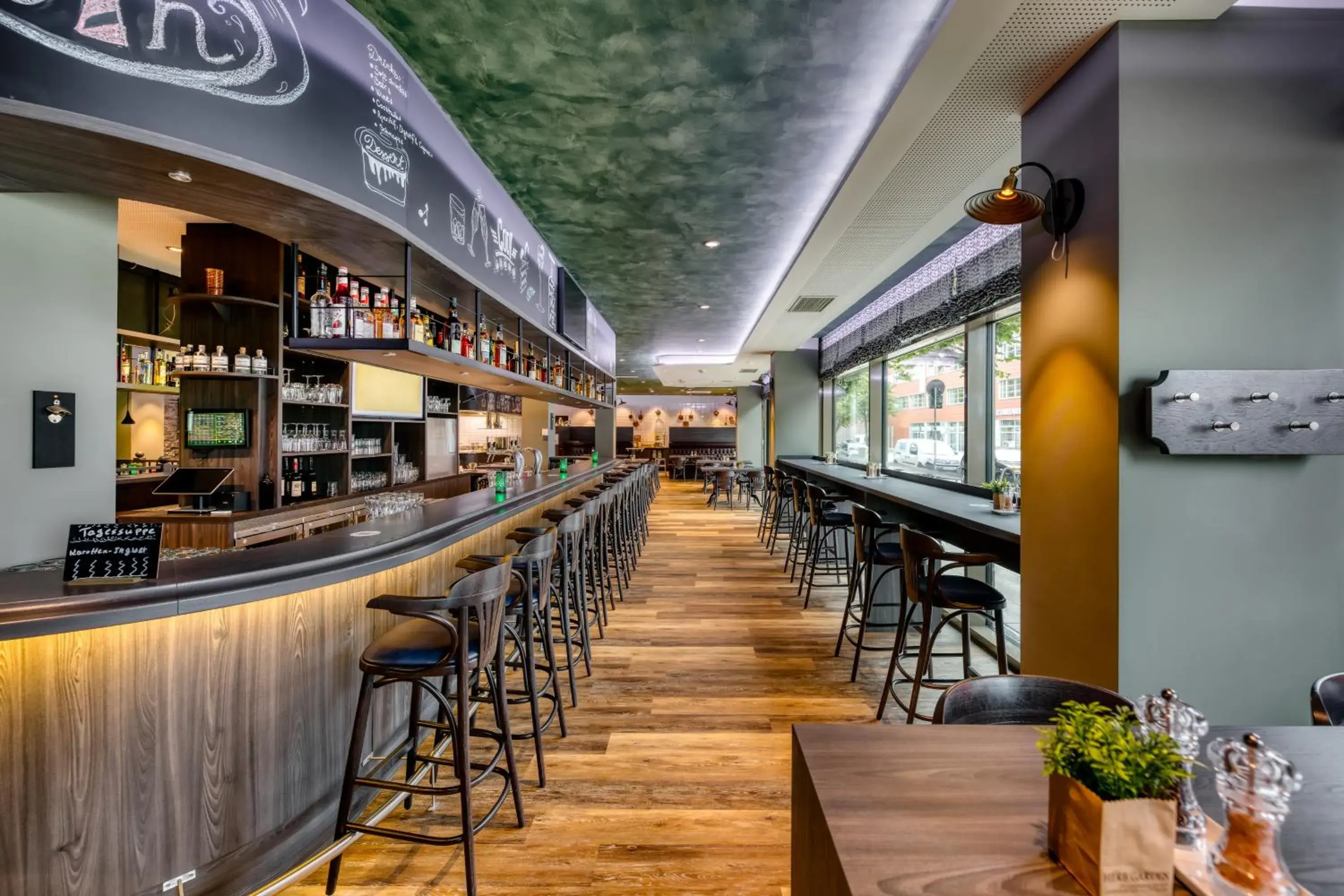 Lounge or bar in ibis Styles Hamburg Barmbek Lounge or bar in ibis Styles Hamburg Barmbek