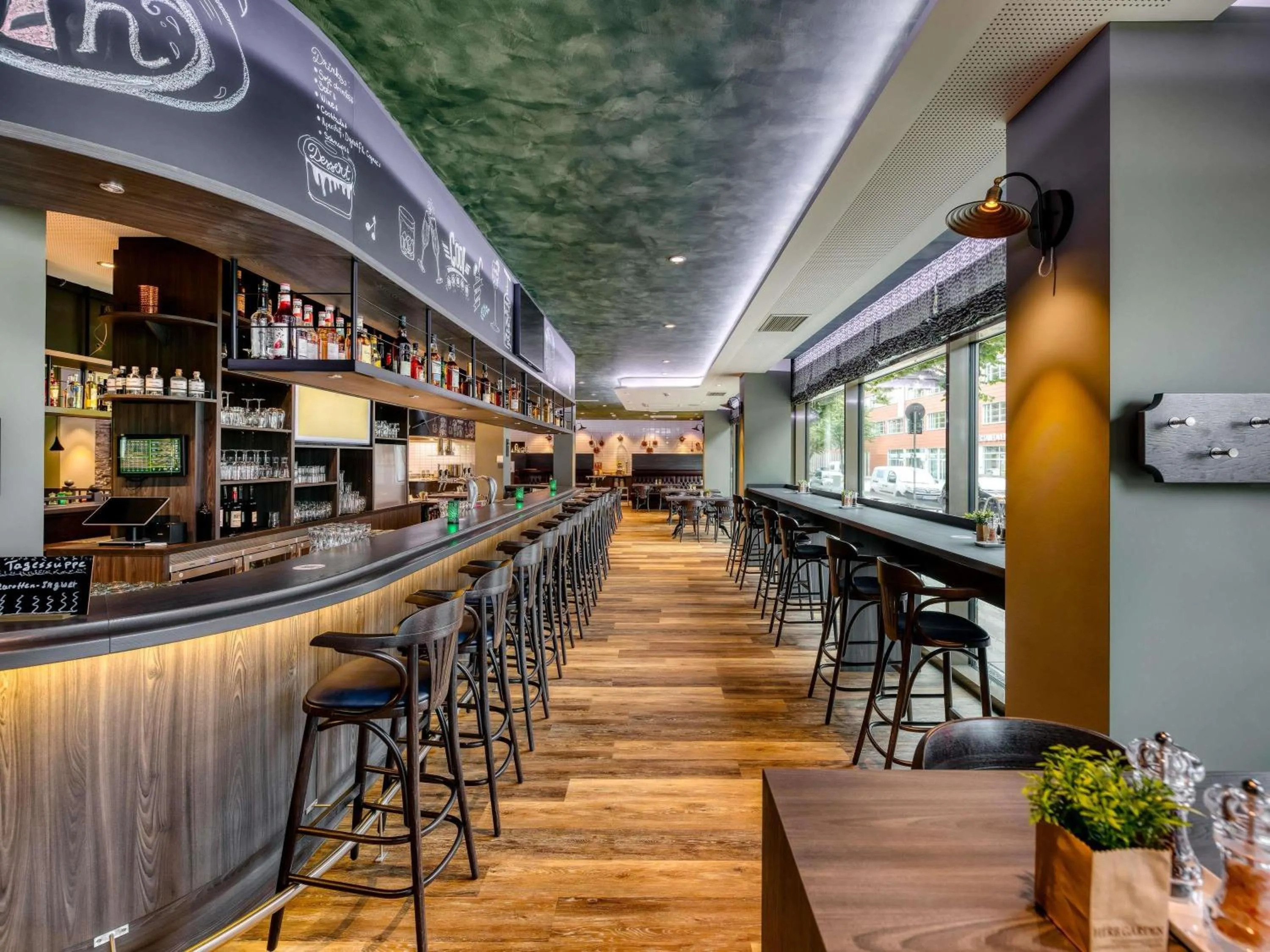 Lounge or bar in ibis Styles Hamburg Barmbek