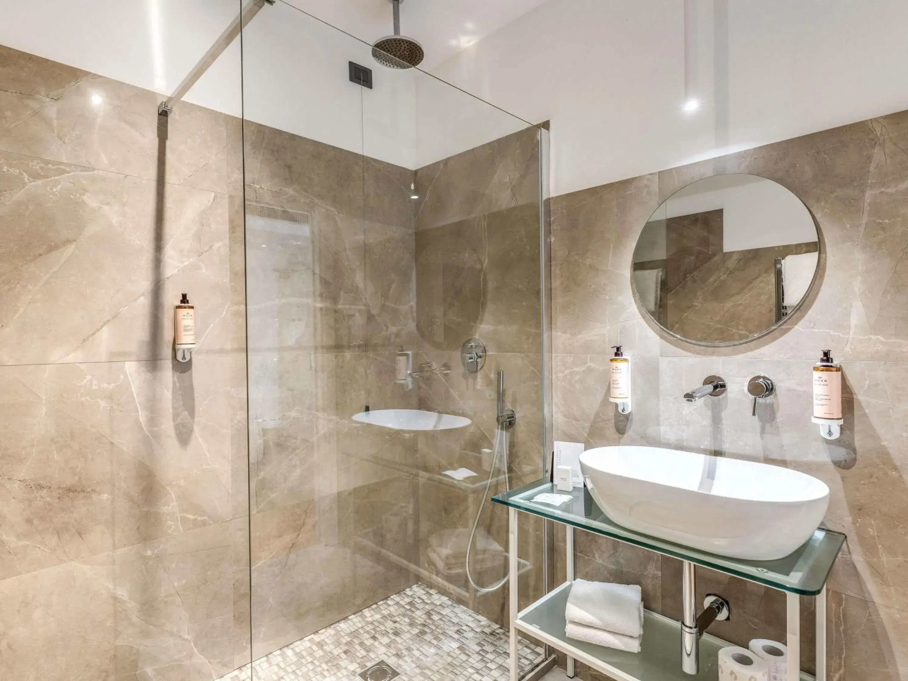 Superior Double or Twin Room in Mercure Roma Centro Termini Superior Double or Twin Room in Mercure Roma Centro Termini