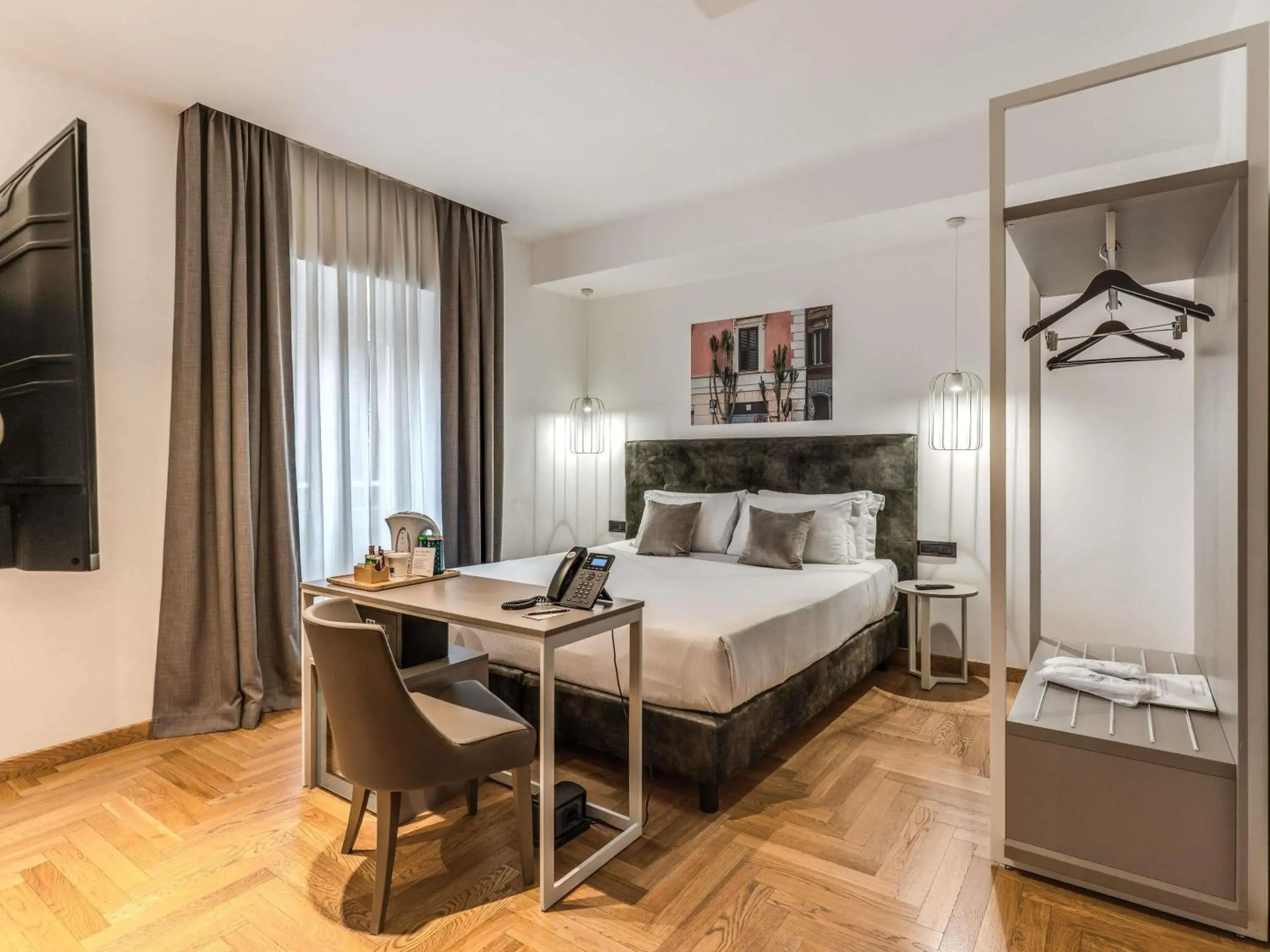 Standard Double or Twin Room in Mercure Roma Centro Termini Standard Double or Twin Room in Mercure Roma Centro Termini