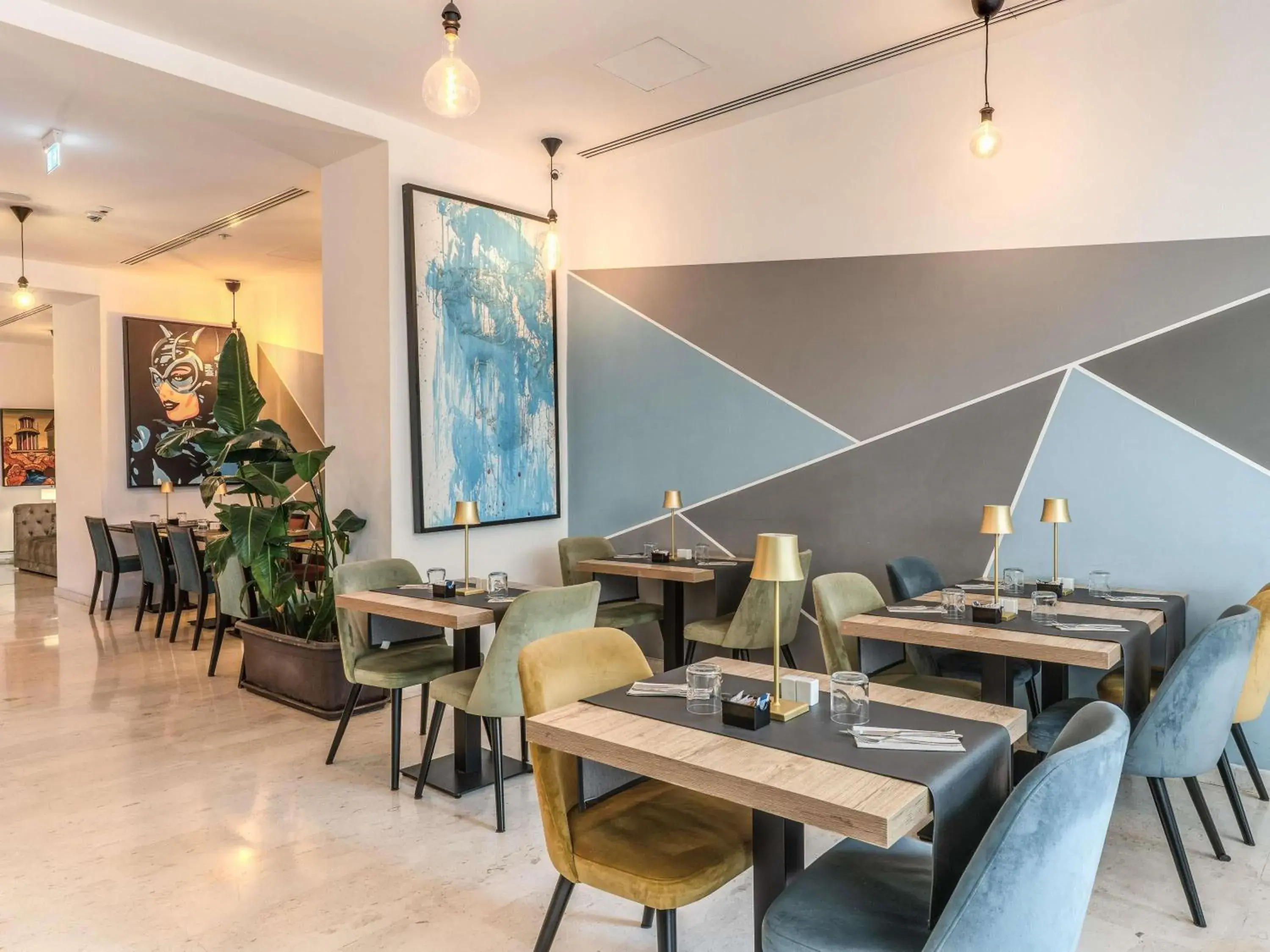 Restaurant/places to eat in Mercure Roma Centro Termini Restaurant/places to eat in Mercure Roma Centro Termini