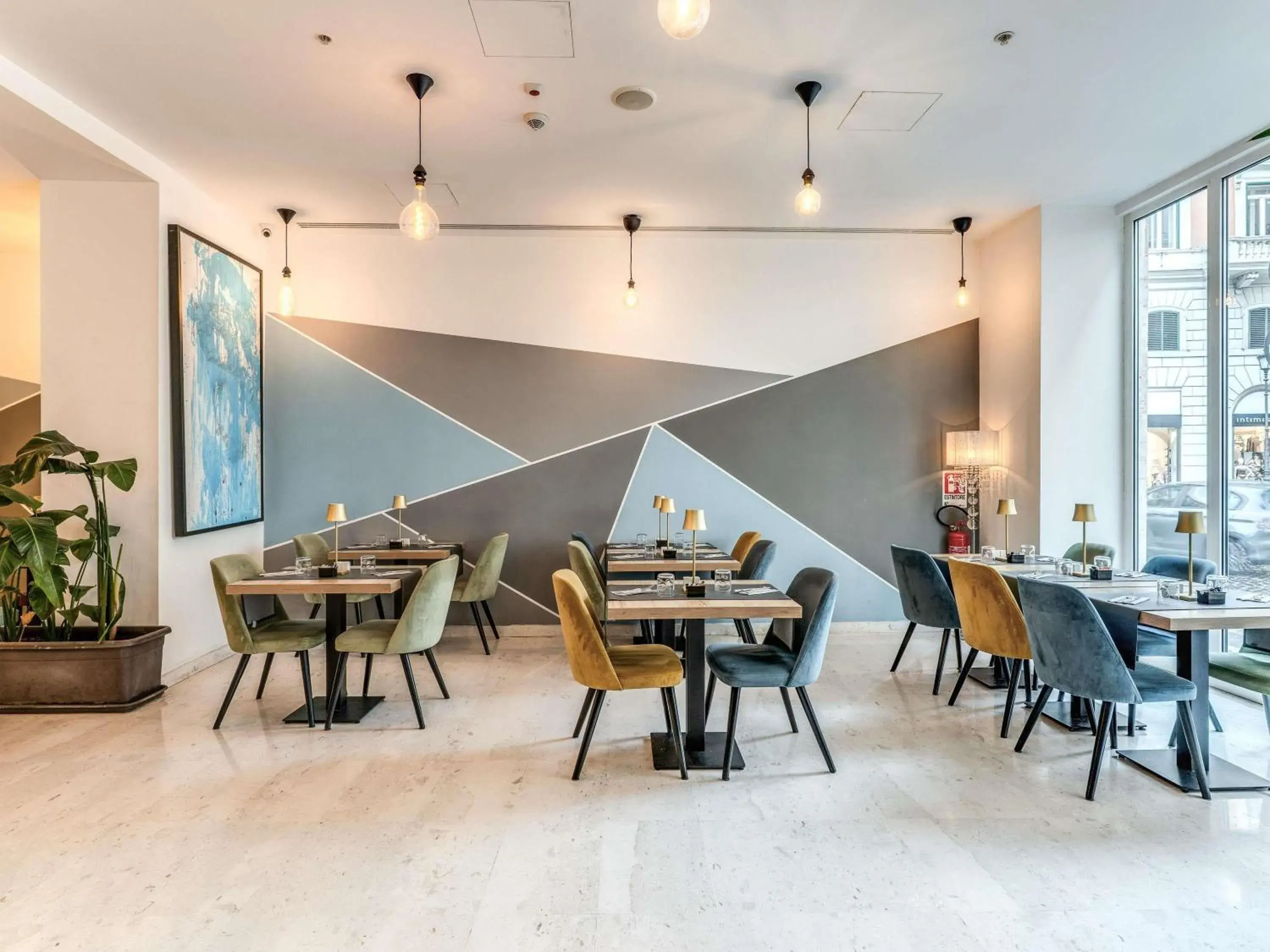 Restaurant/places to eat in Mercure Roma Centro Termini Restaurant/places to eat in Mercure Roma Centro Termini