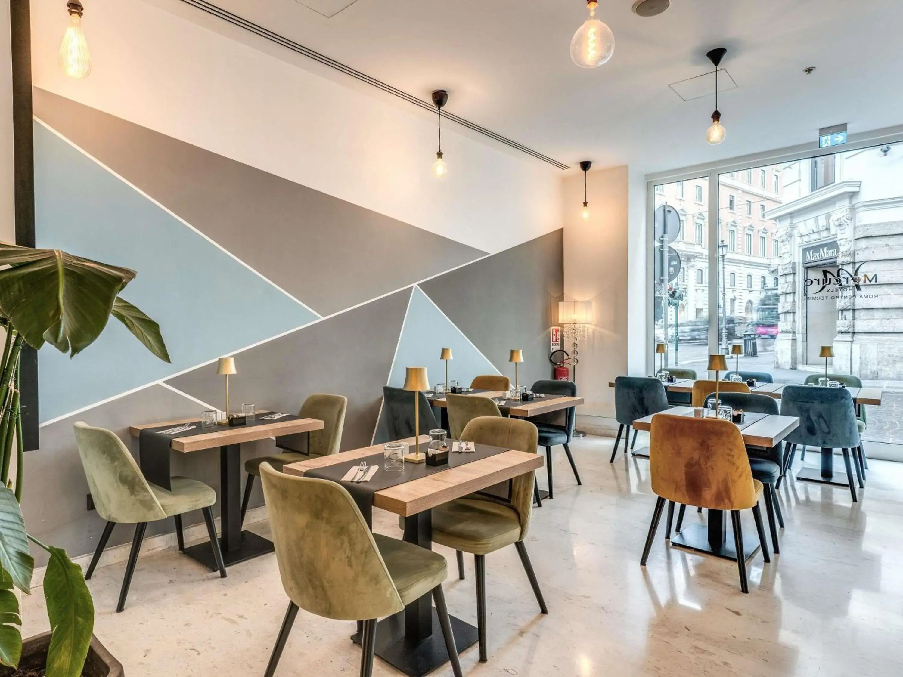 Restaurant/places to eat in Mercure Roma Centro Termini Restaurant/places to eat in Mercure Roma Centro Termini