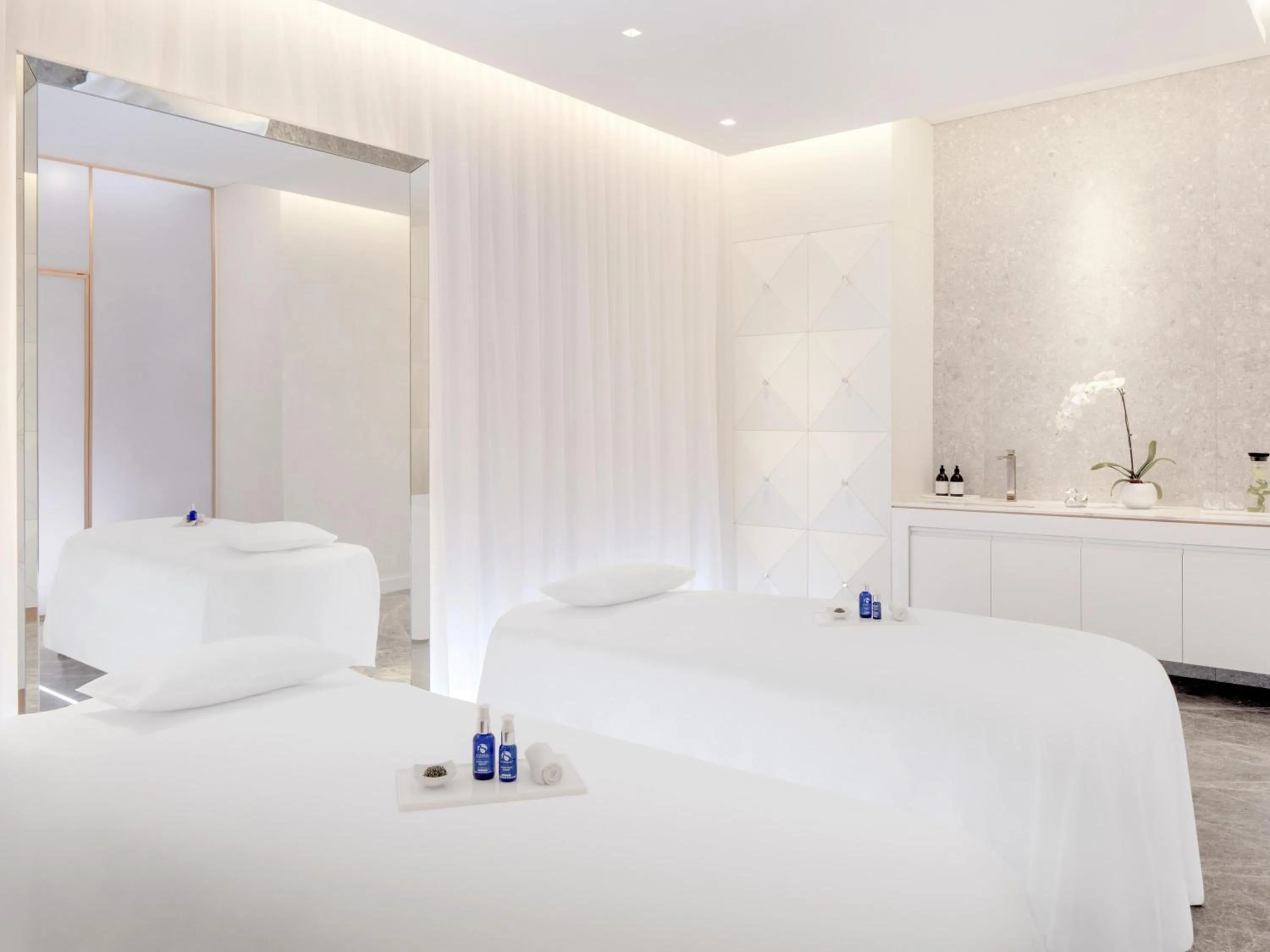 Spa and wellness centre/facilities, Bed in SLS Dubai Hotel & Residences