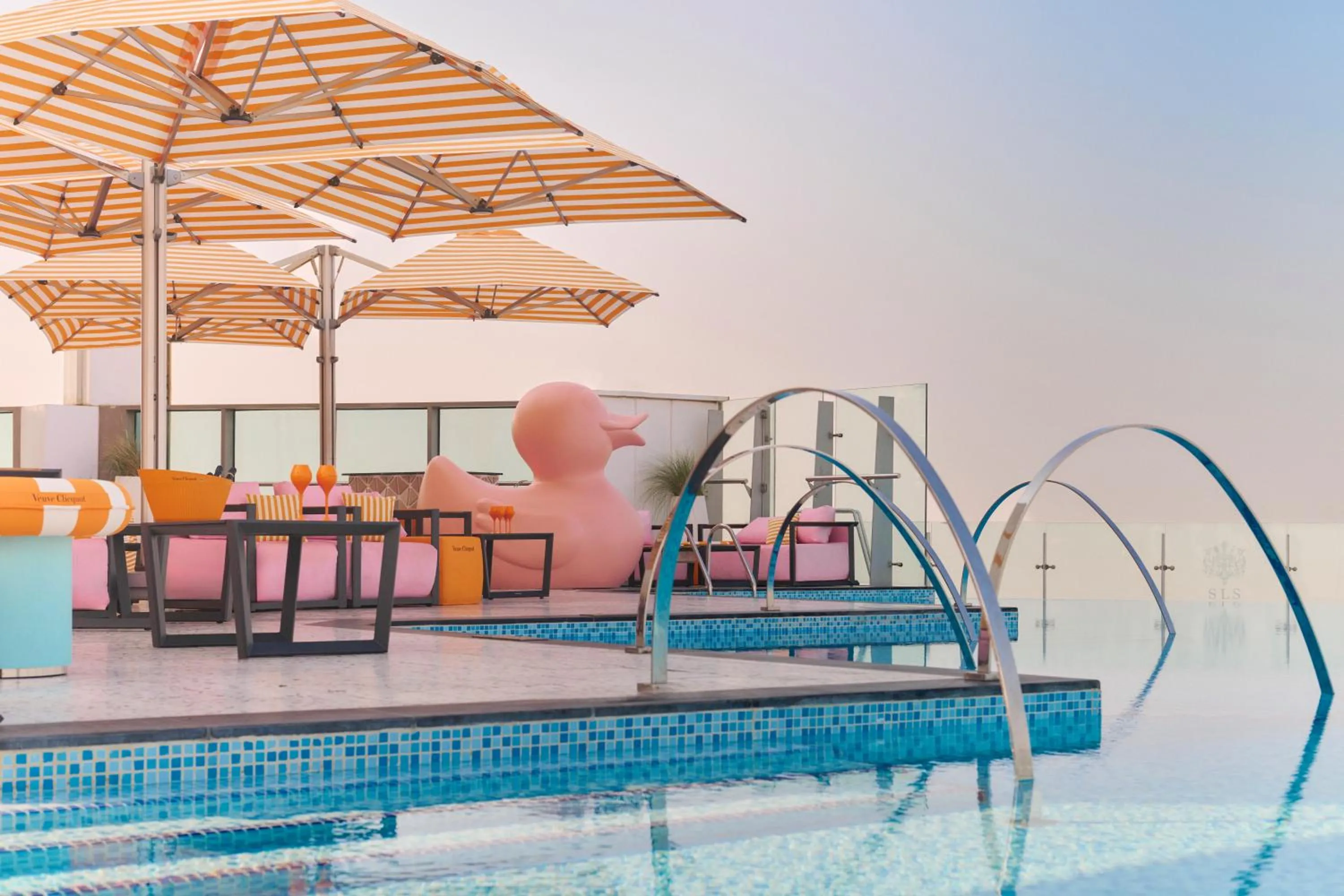 Swimming pool in SLS Dubai Hotel & Residences