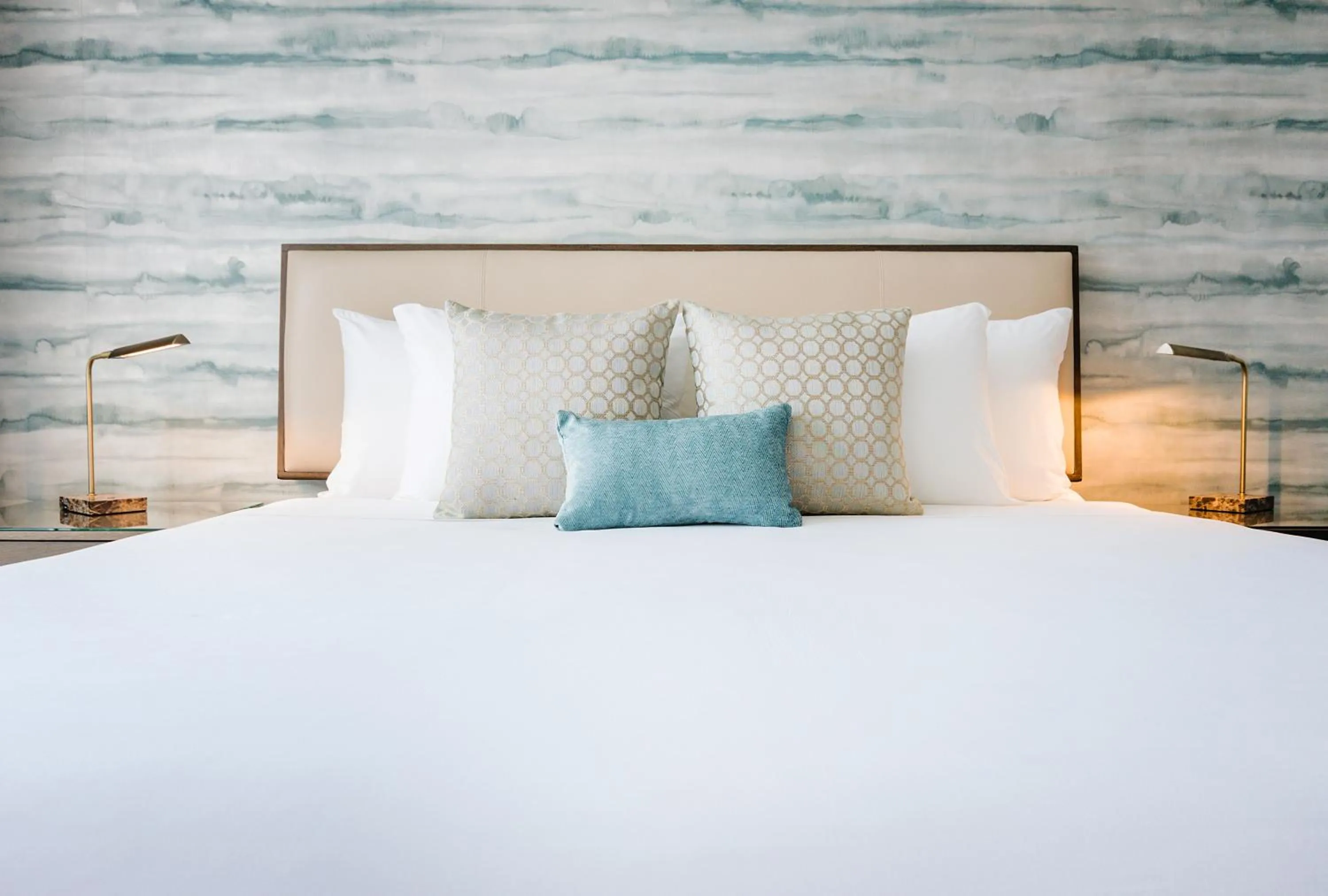 Bedroom, Bed in Iberostar Waves Miami Beach