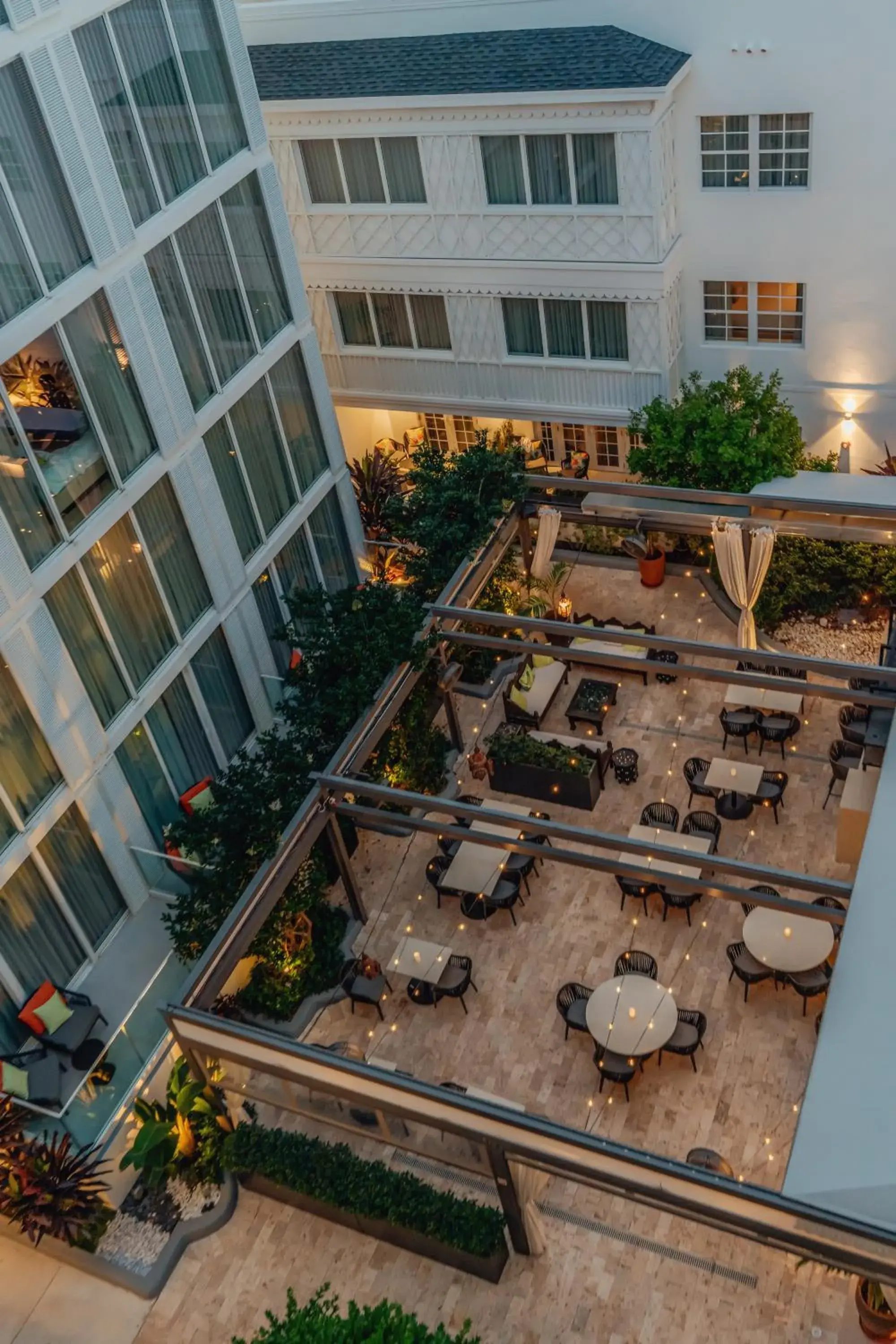 Restaurant/places to eat in Iberostar Waves Miami Beach Restaurant/places to eat in Iberostar Waves Miami Beach