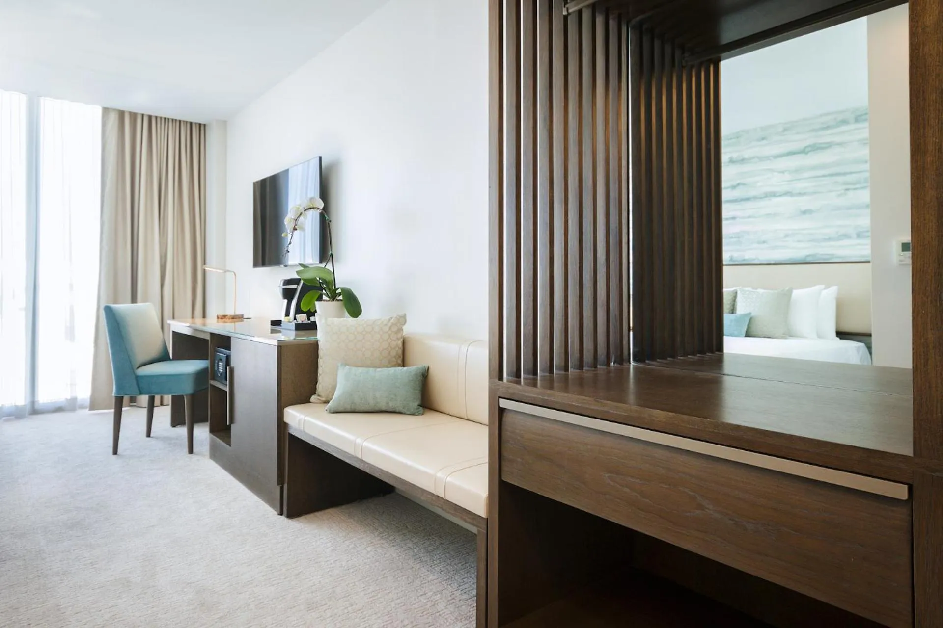 Seating area in Berkeley Park MGallery Hotel Collection