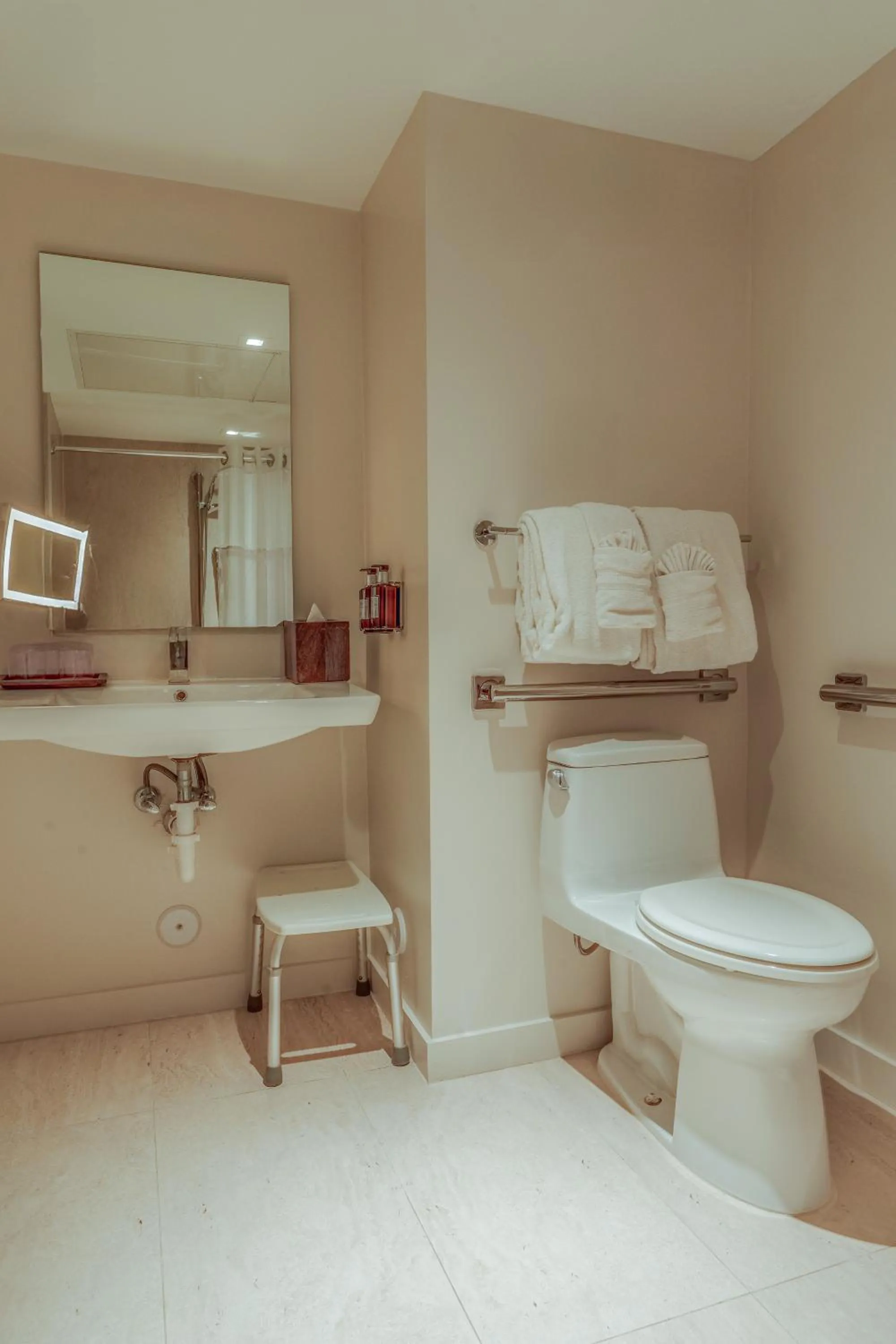 Bathroom in Iberostar Waves Miami Beach
