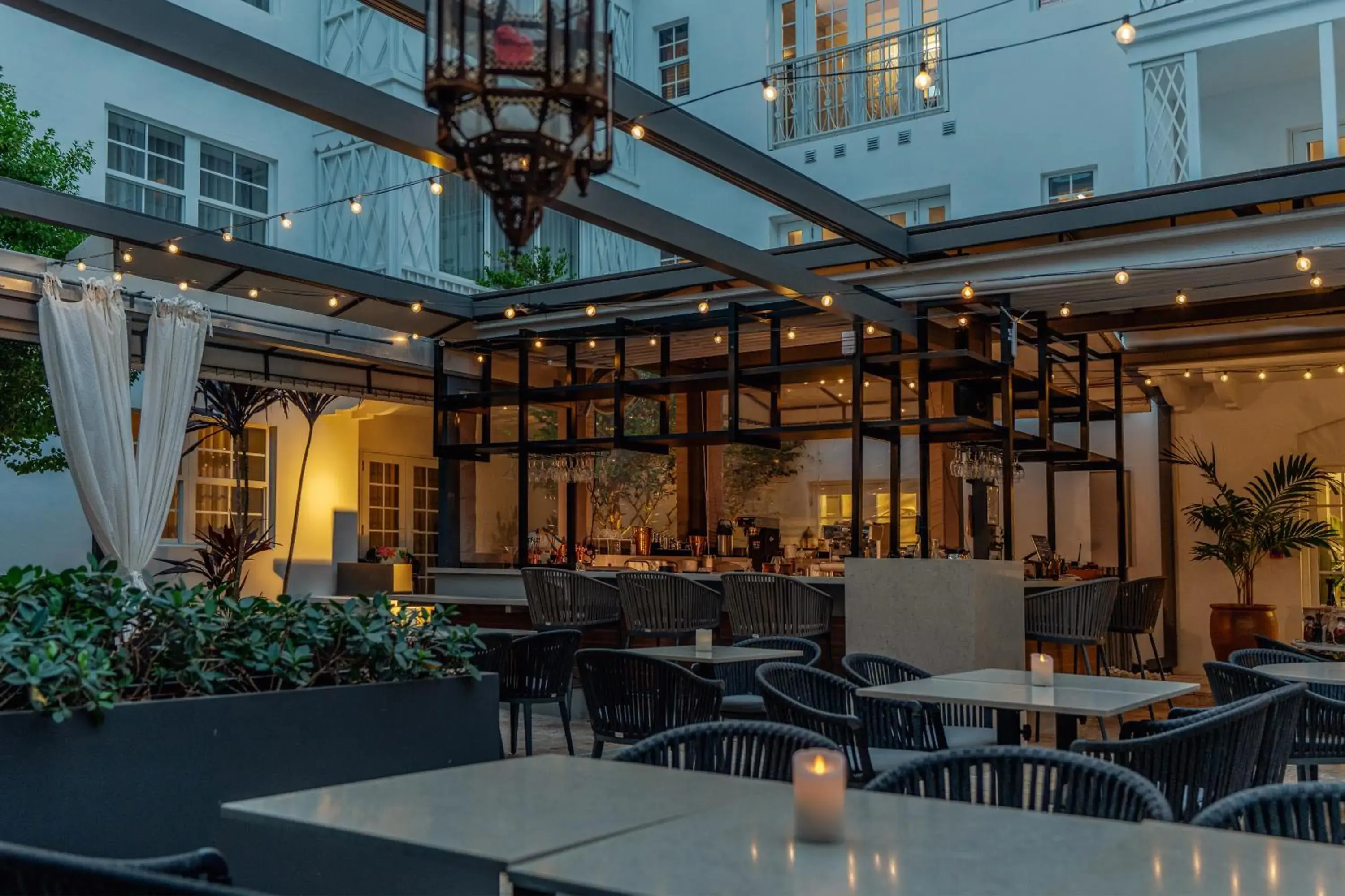 Restaurant/places to eat in Iberostar Waves Miami Beach Restaurant/places to eat in Iberostar Waves Miami Beach