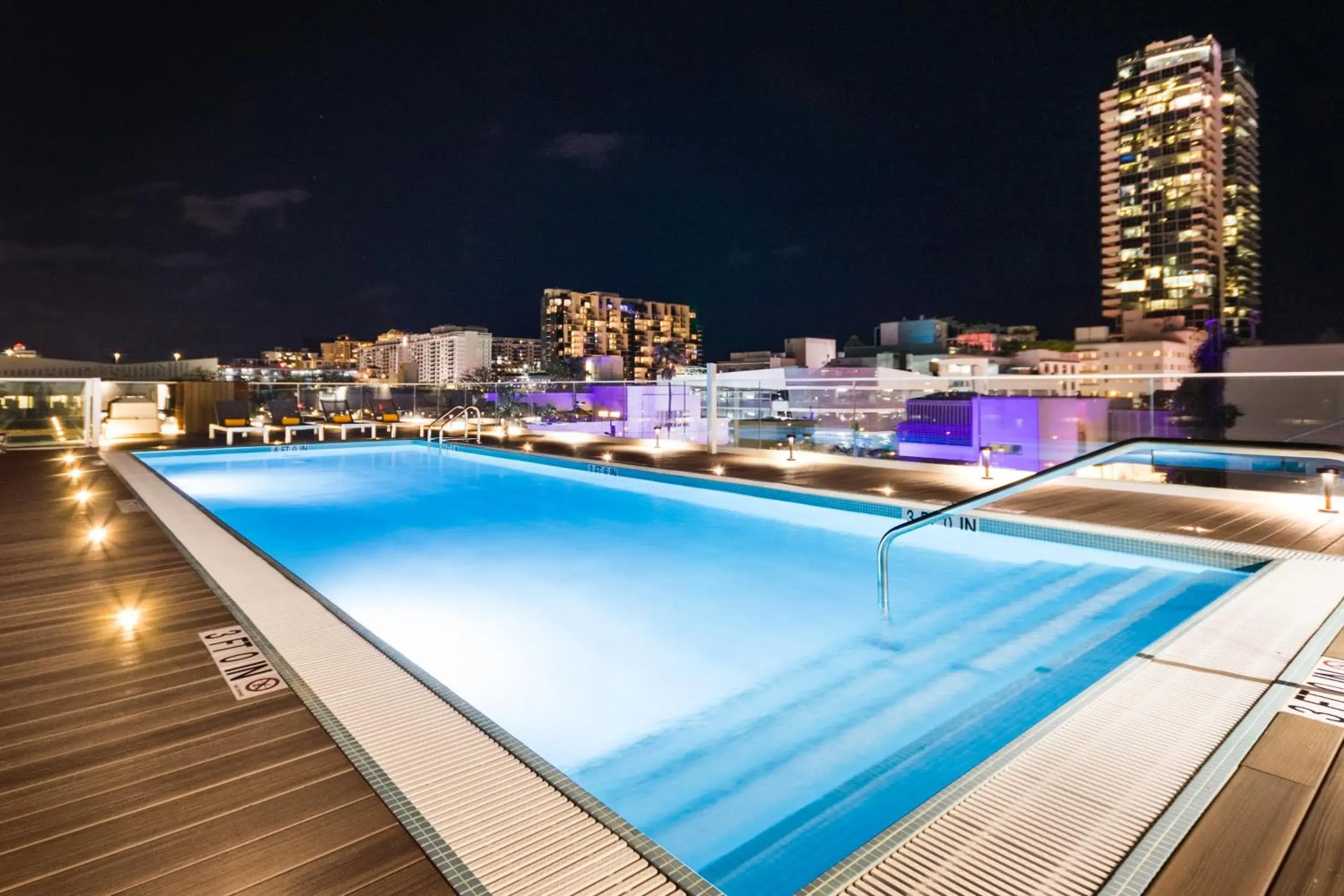 Swimming pool in Berkeley Park MGallery Hotel Collection Swimming pool in Berkeley Park MGallery Hotel Collection