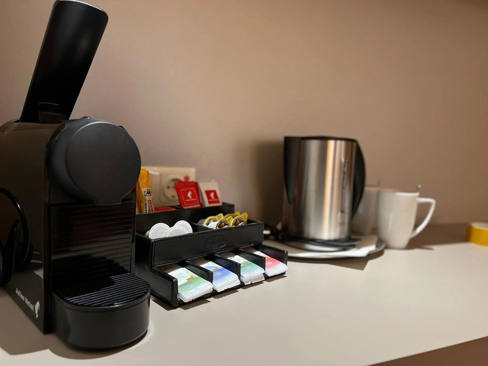 Coffee/tea facilities in Boutique Hotel Das Tigra