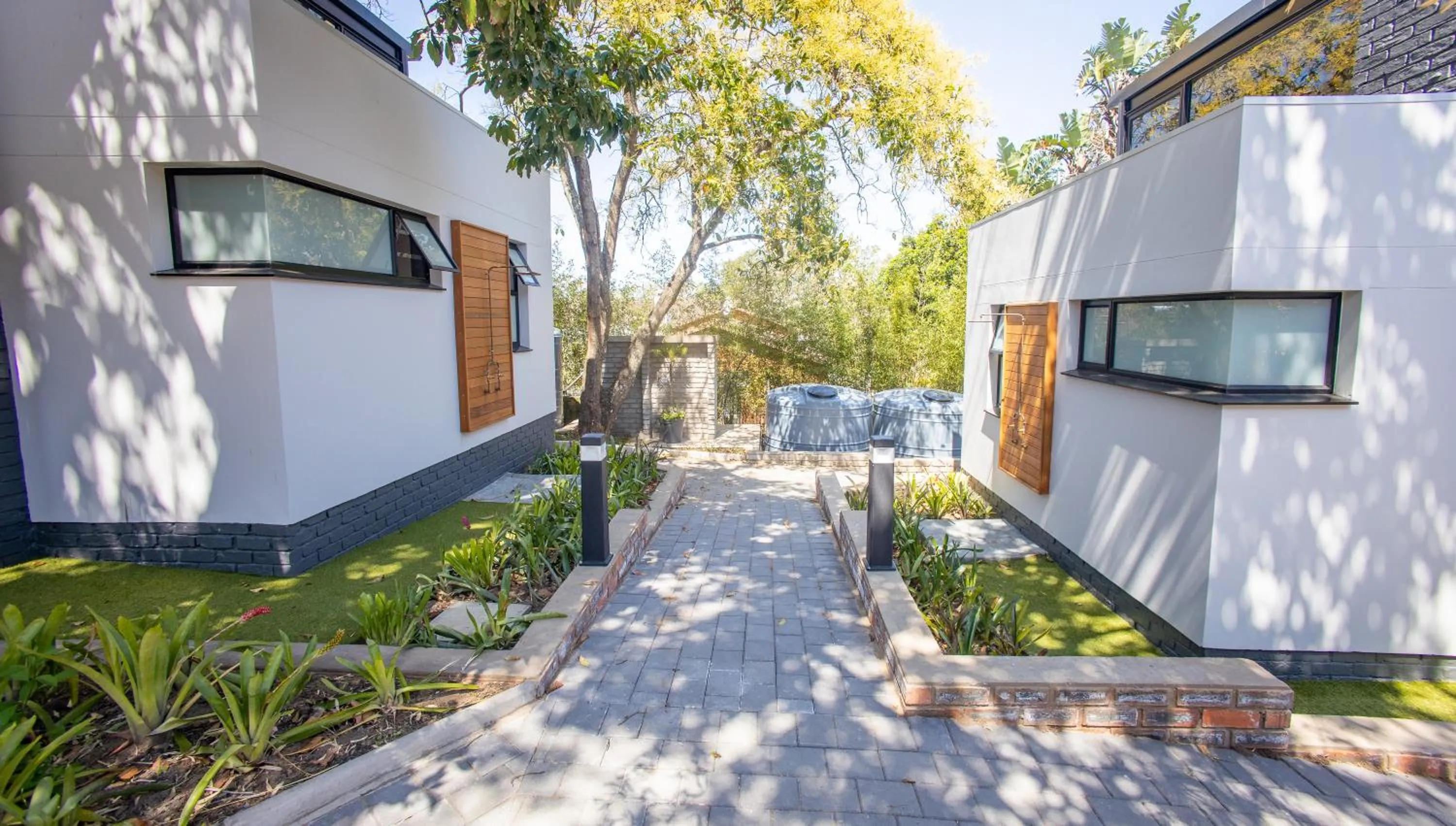 Garden in Coral Wood Self Catering Suites and B&B