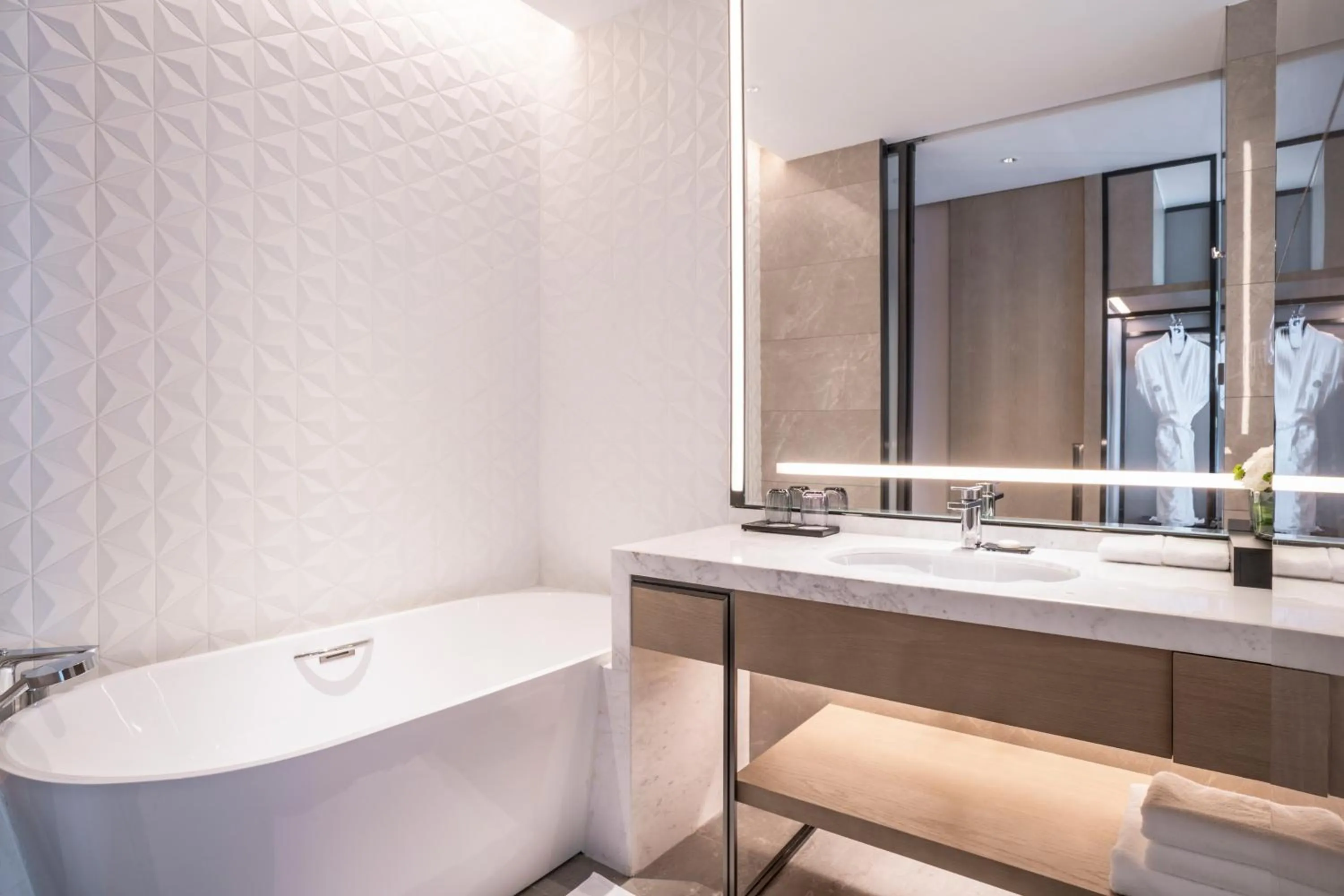 Bathroom in Pullman Jiaxing Pinghu Excellence