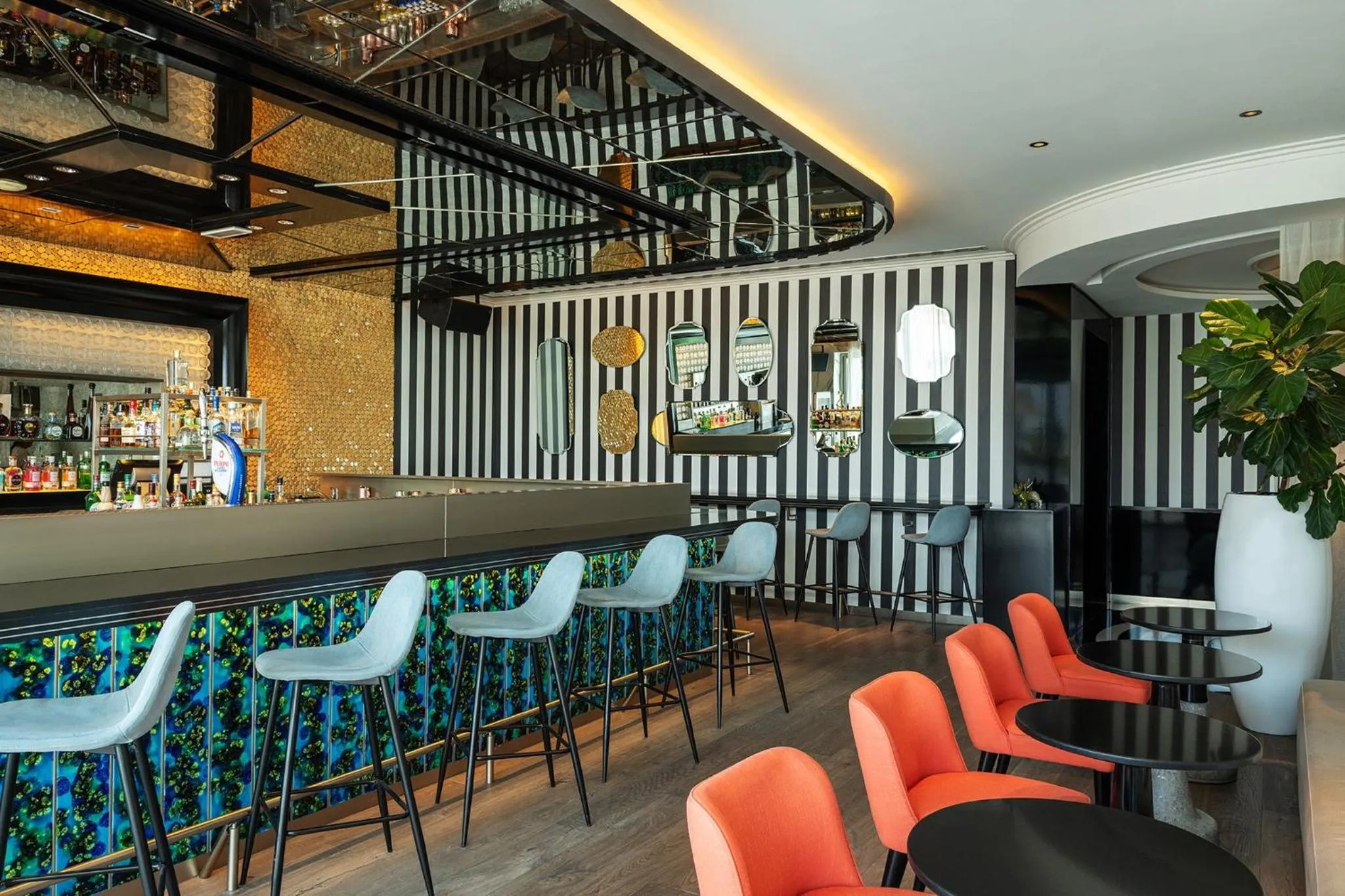 Lounge or bar in Th8 Palm Dubai Beach Resort Vignette Collection, an IHG hotel