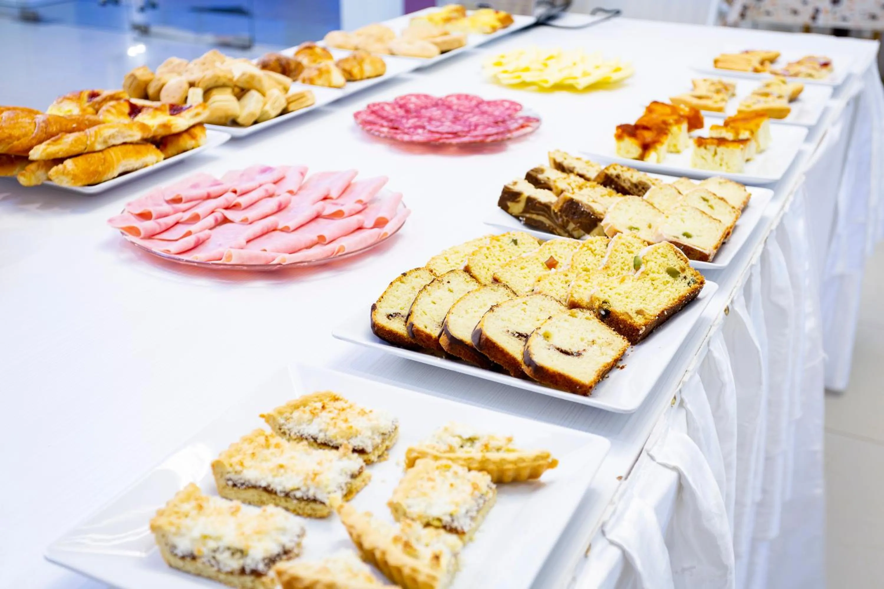 Food and drinks in Hotel Cuesta de Miranda