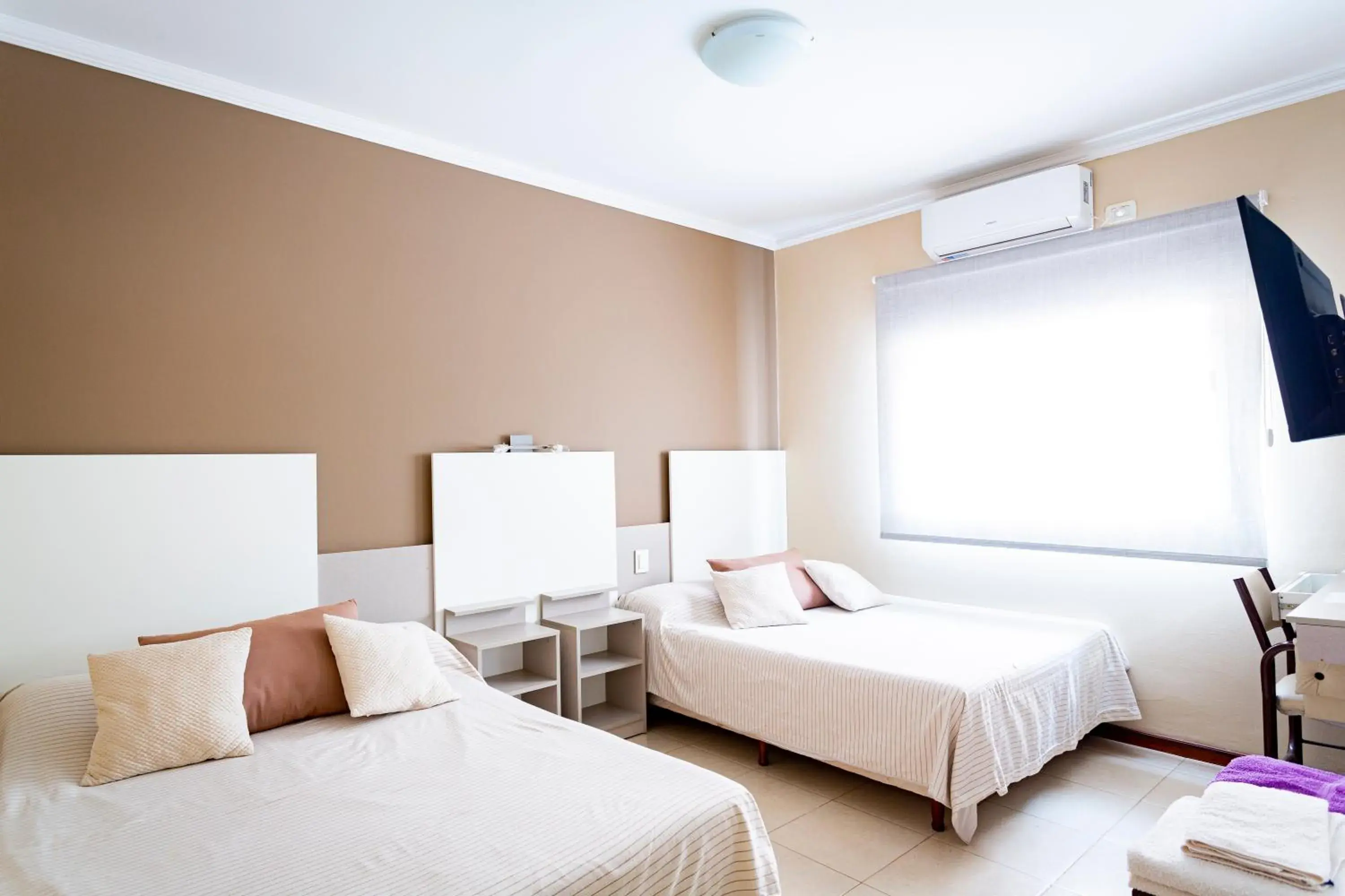 Standard Quadruple Room - single occupancy in Hotel Cuesta de Miranda Standard Quadruple Room - single occupancy in Hotel Cuesta de Miranda