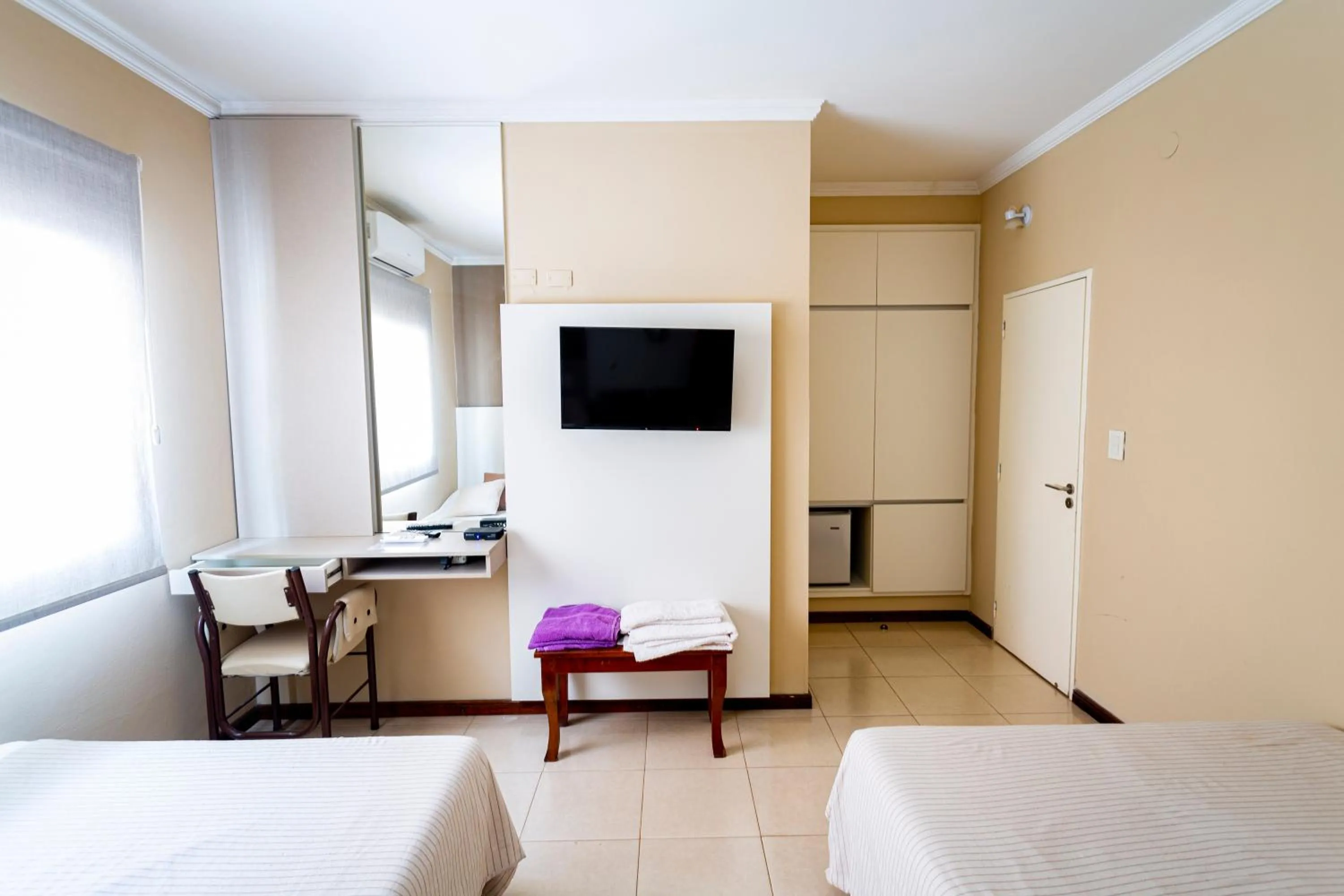 TV and multimedia, Bed in Hotel Cuesta de Miranda