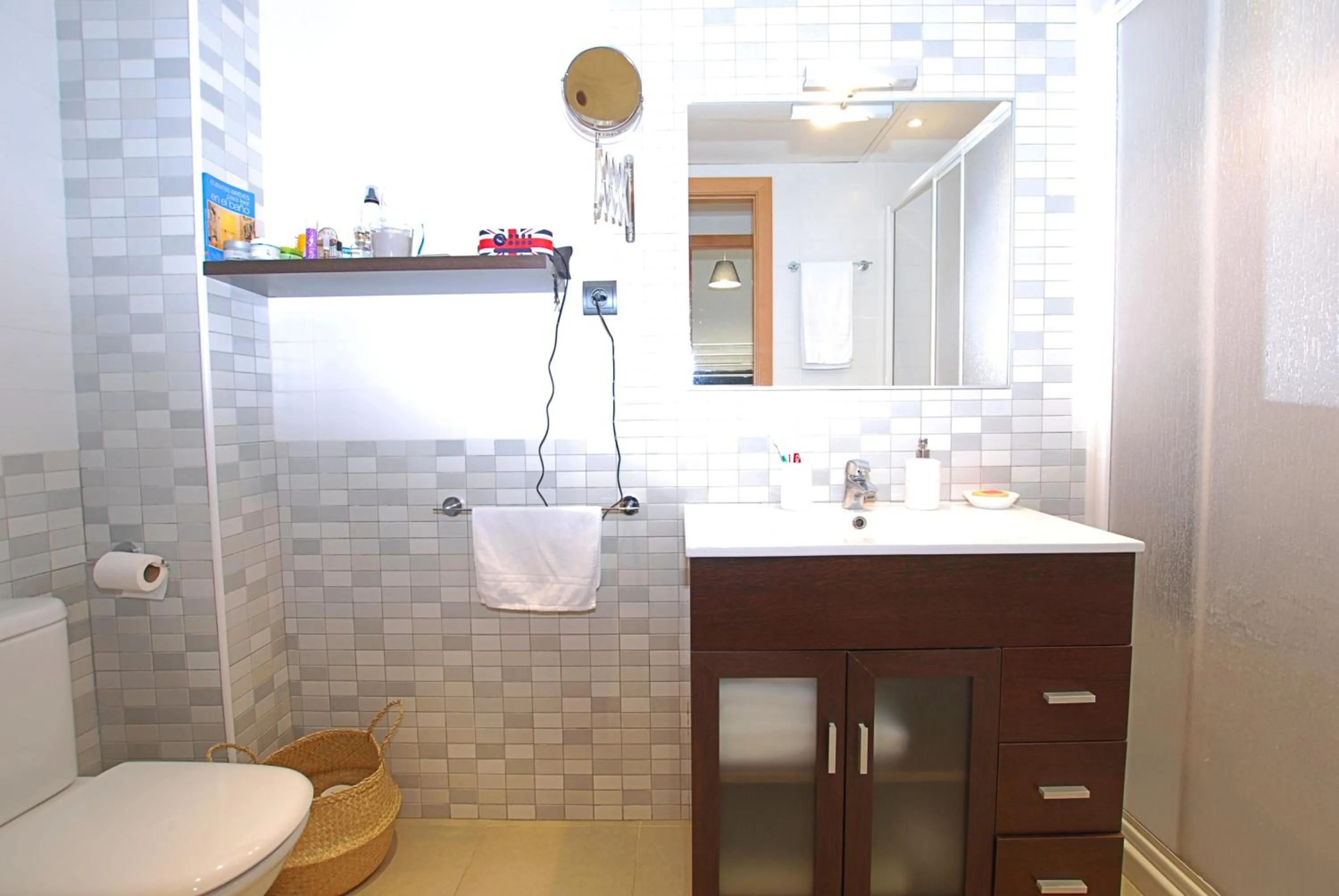 Bathroom in Petit niu · Petit niu · Apartamento AC - 3 min de la playa