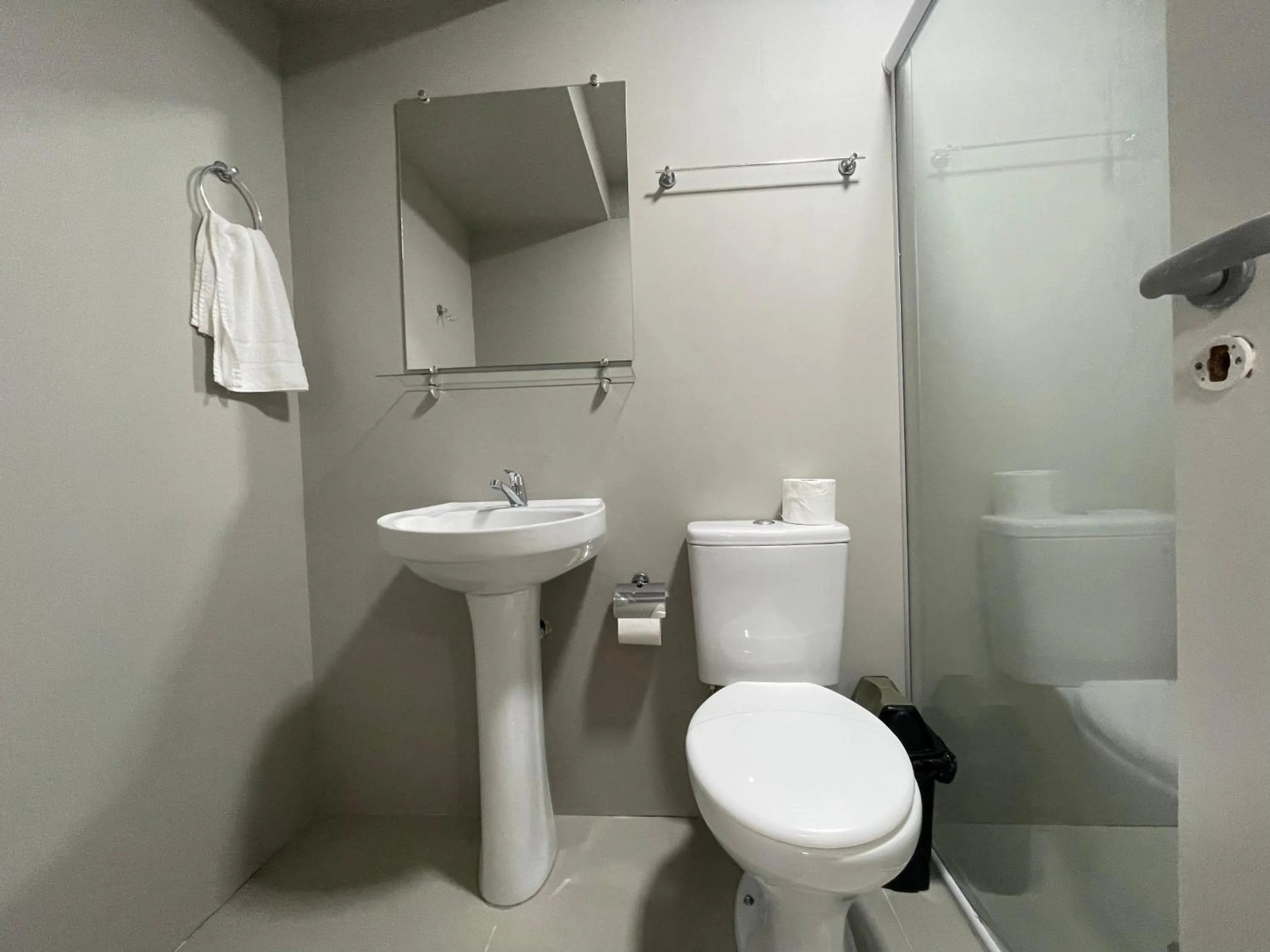 Shower in Mare Blu - Pousada Hostel