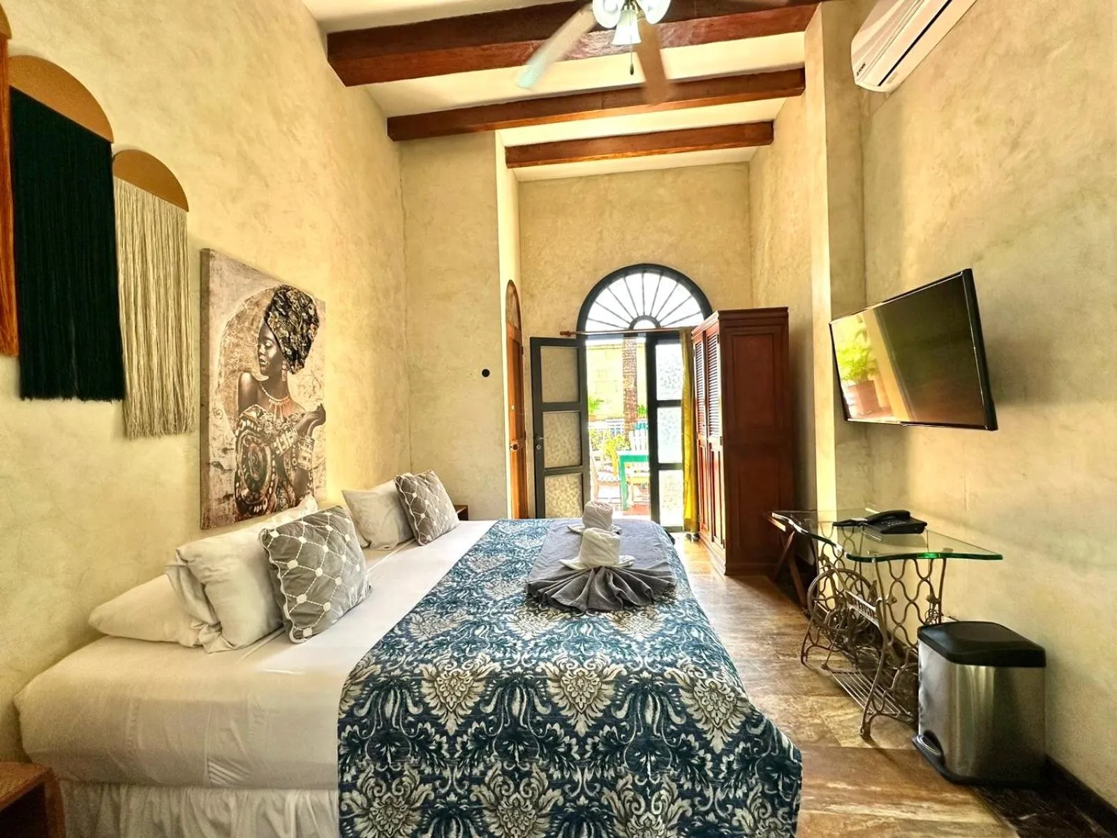 TV and multimedia in Hotel Boutique Castillo Ines Maria