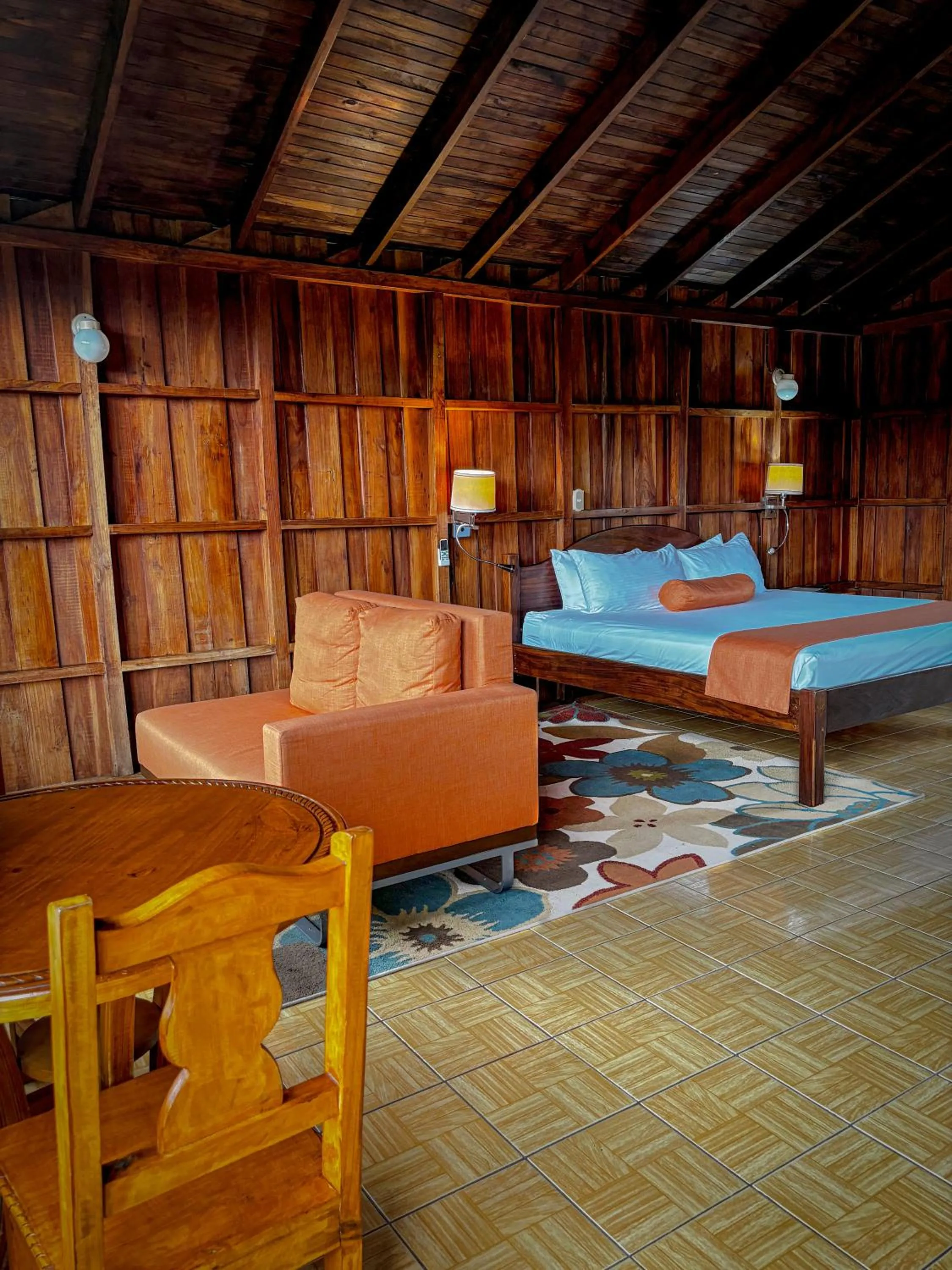Seating area in Arenal Roca Lodge & Bungalows